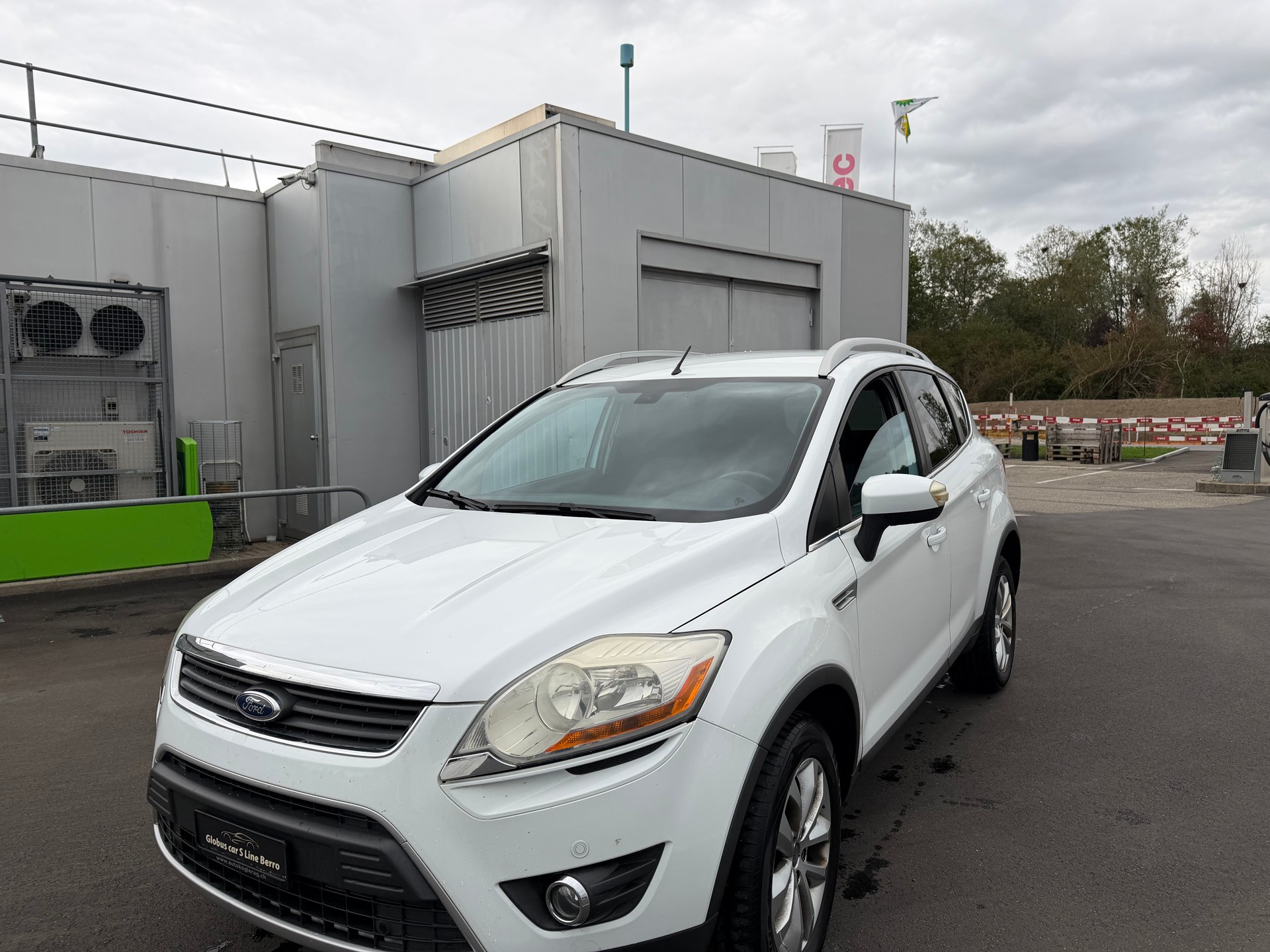 FORD Kuga 2.5 Turbo Titanium 4WD Automatic-image-8