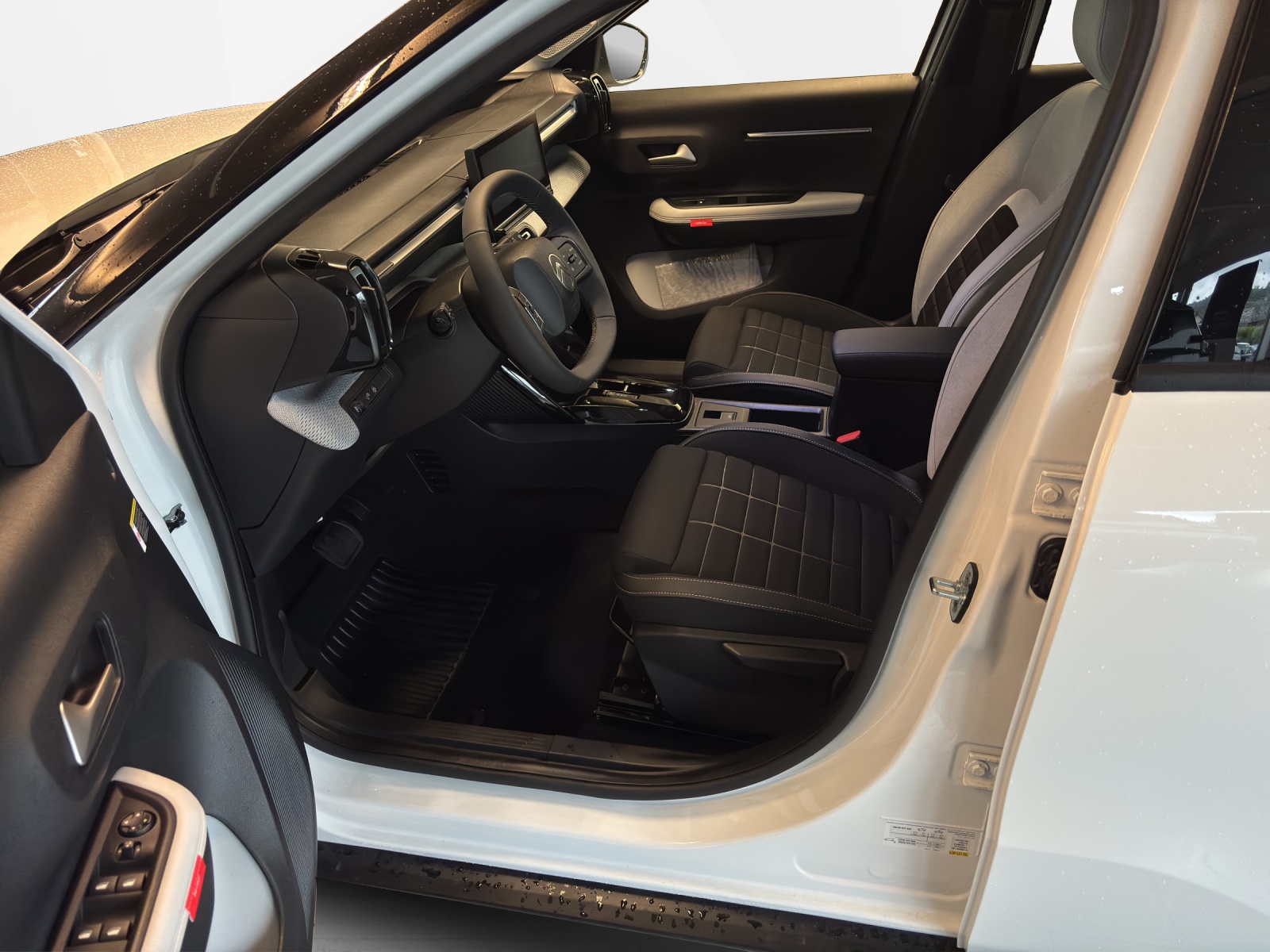 CITROEN C3 1.2 Hybrid Max-image-9