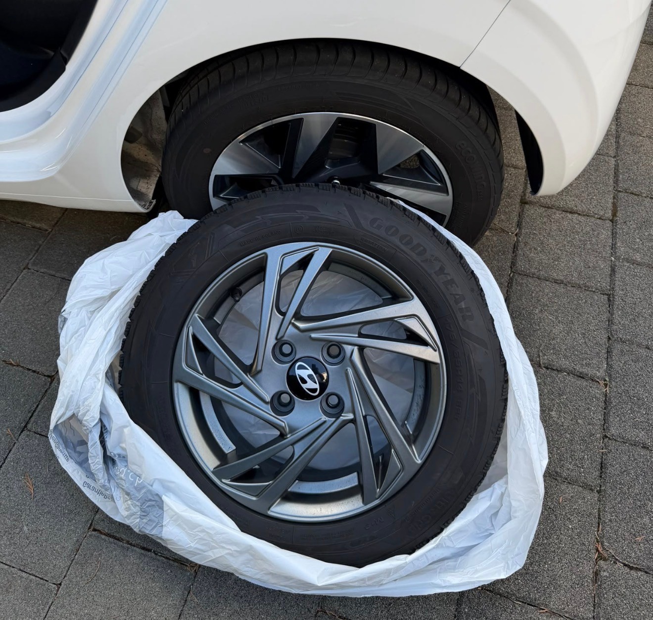 HYUNDAI i10 1.2 Vertex Automat-image-14