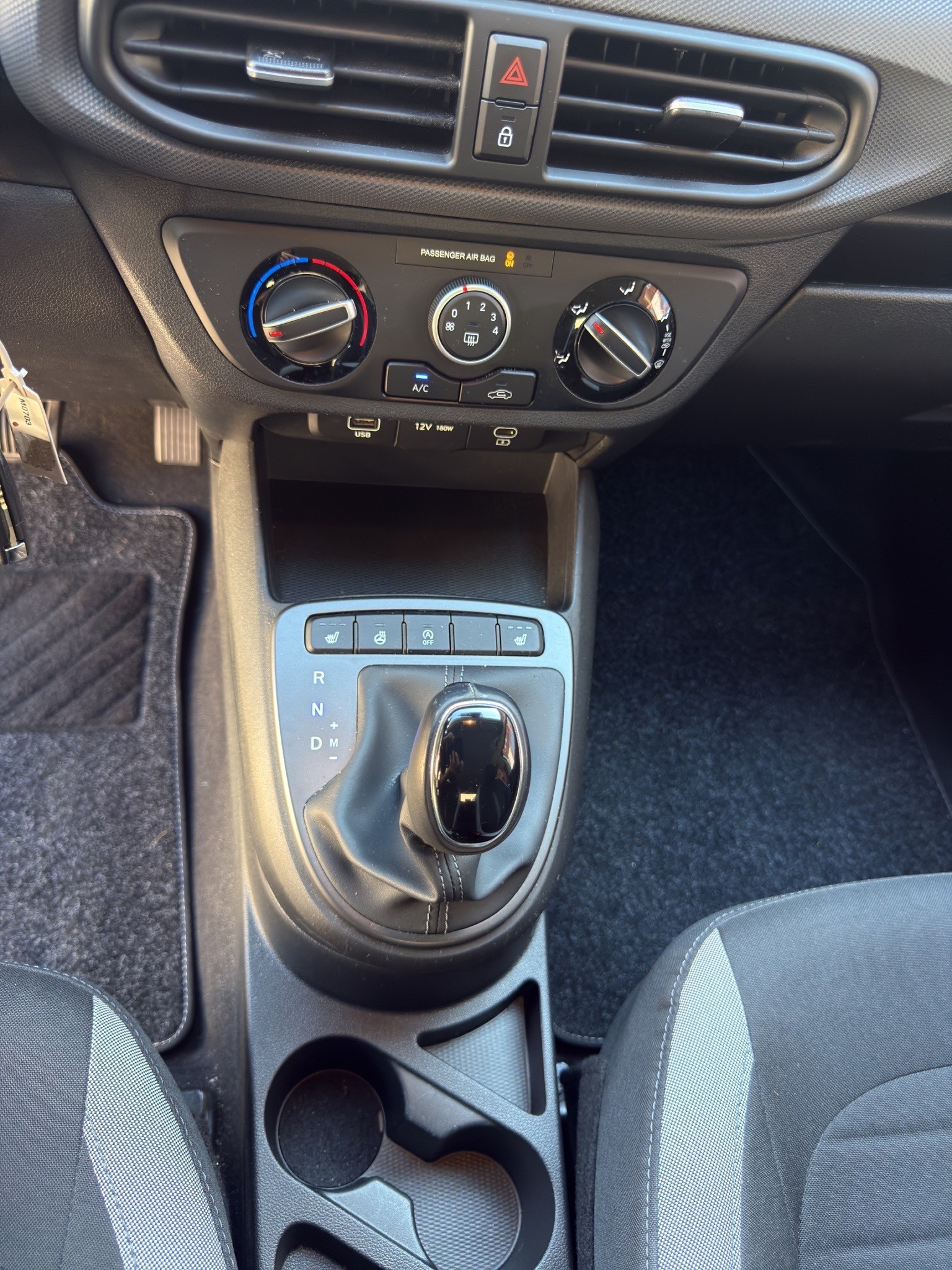 HYUNDAI i10 1.2 Vertex Automat-image-12