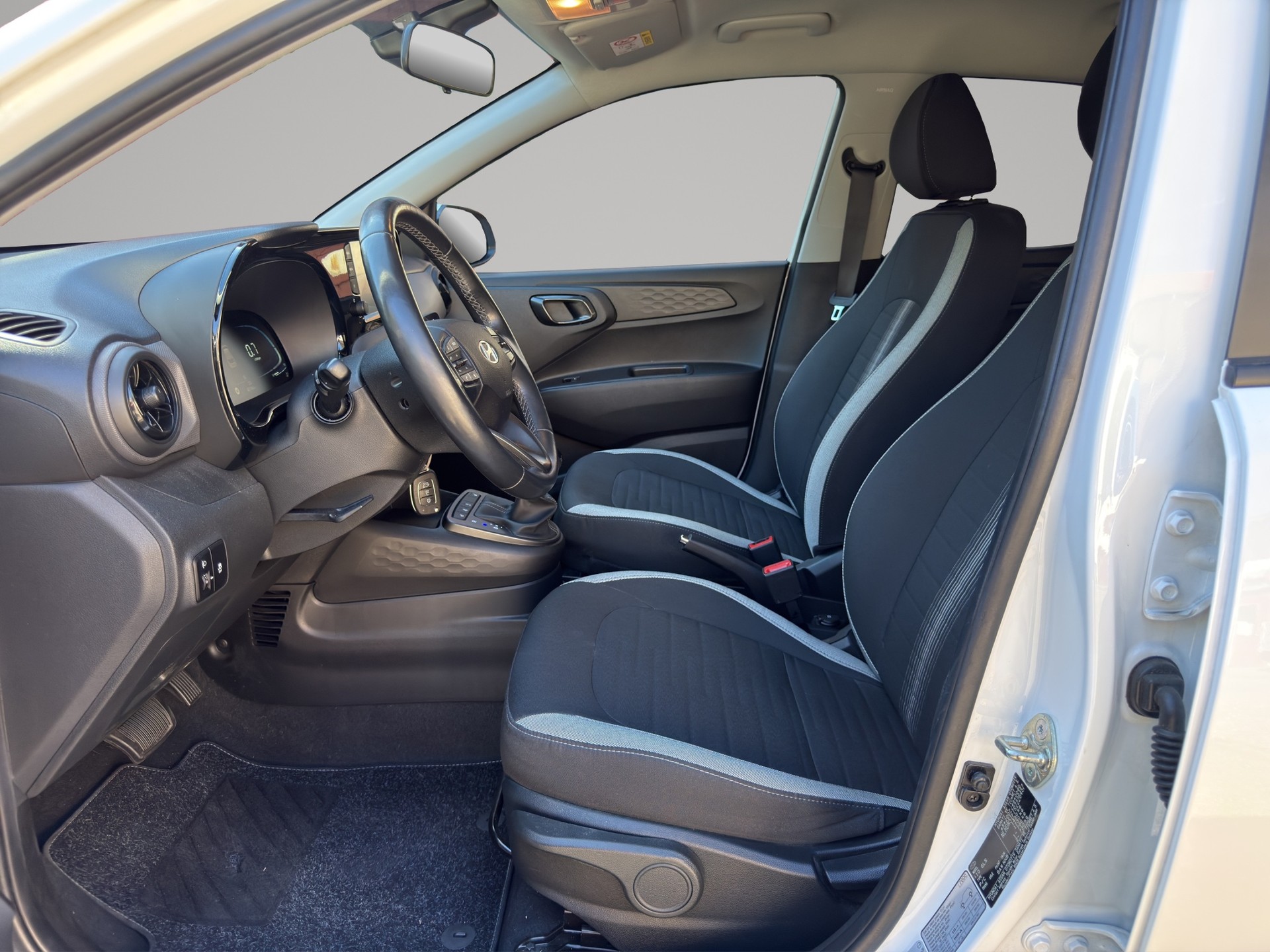 HYUNDAI i10 1.2 Vertex Automat-image-8