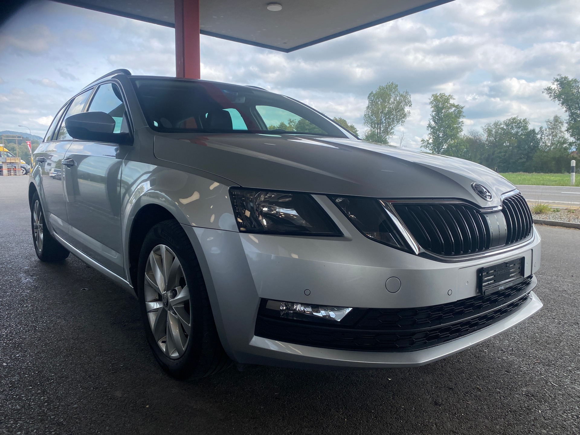 SKODA Octavia Combi 2.0 TDI Ambition DSG-image-0