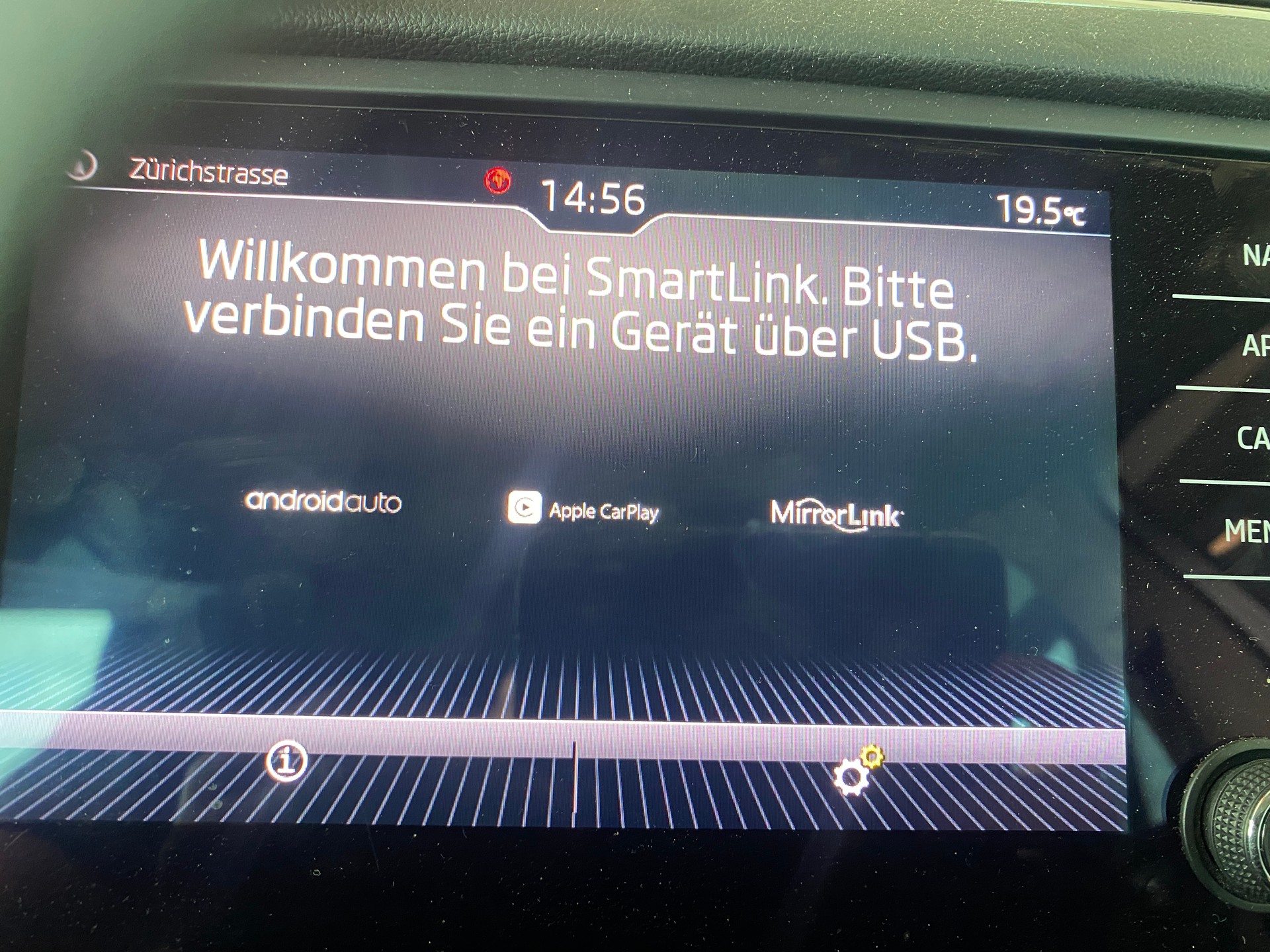 SKODA Octavia Combi 2.0 TDI Ambition DSG-image-14