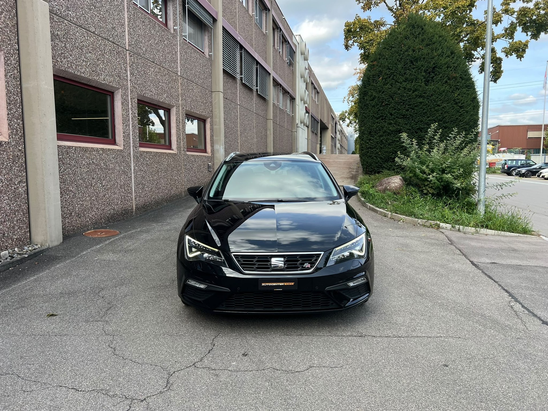 SEAT Leon ST 1.4 TSI FR Line-image-3