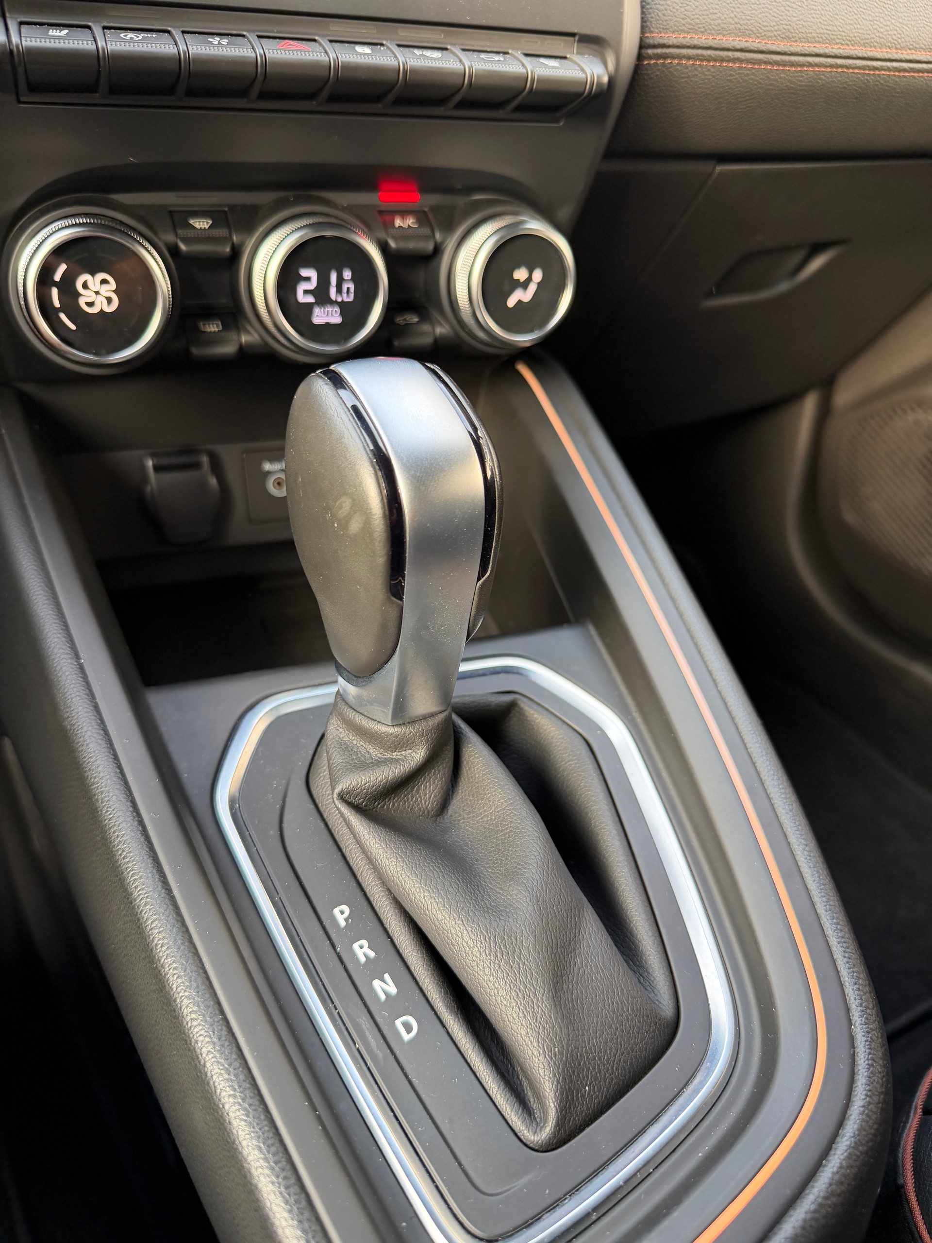 RENAULT Clio 1.3 TCe Initiale EDC-image-8