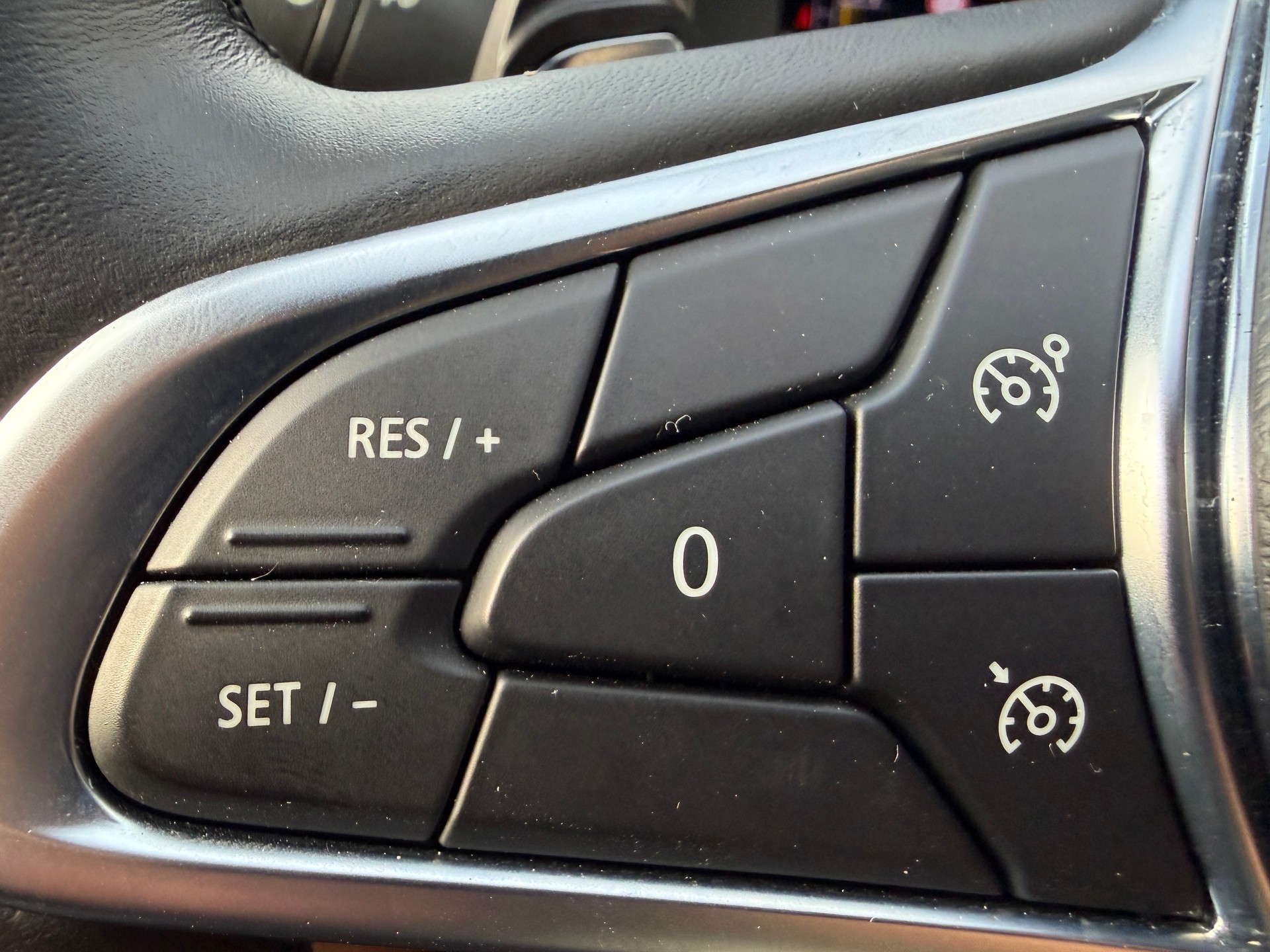 RENAULT Clio 1.3 TCe Initiale EDC-image-10