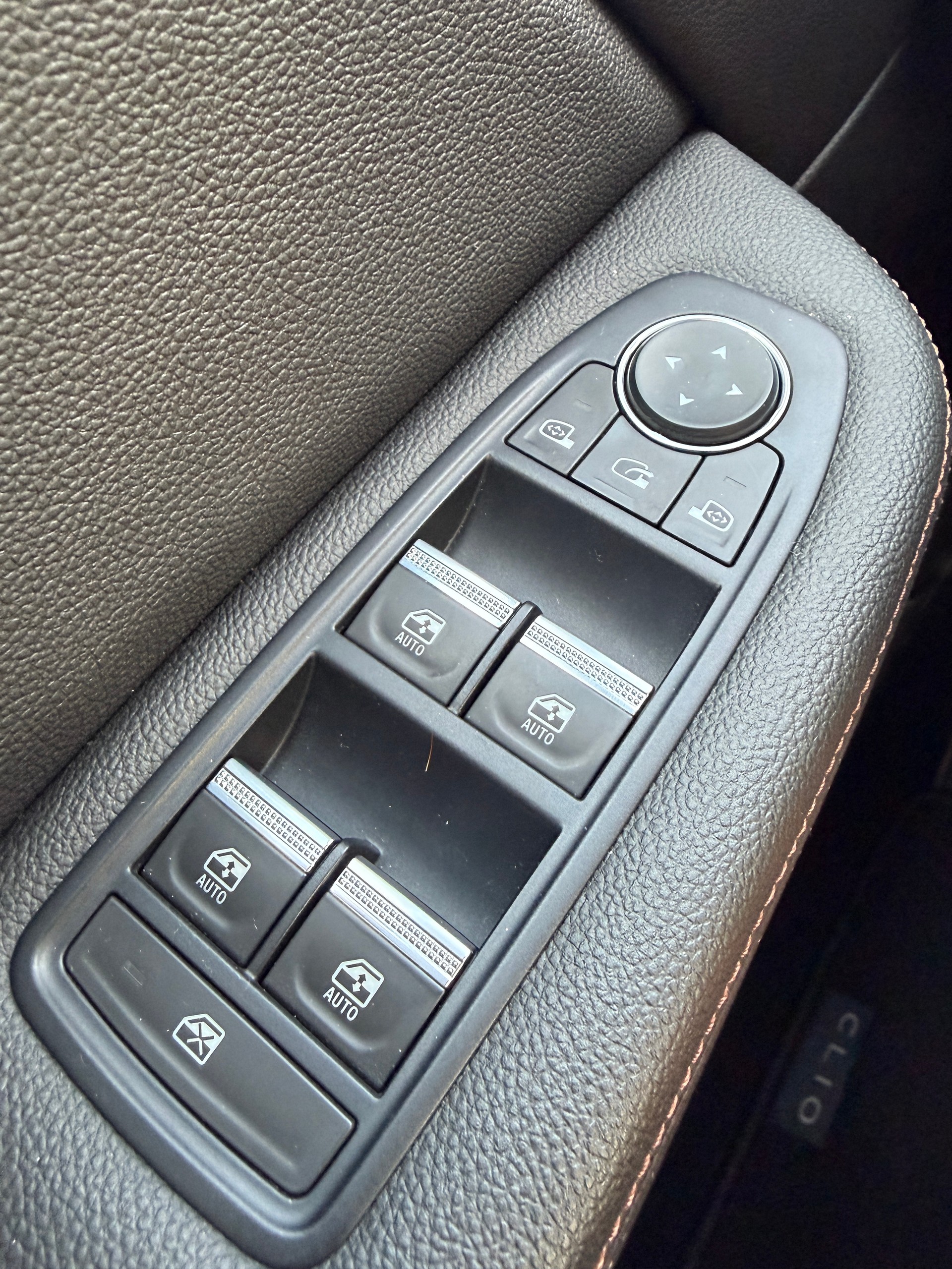 RENAULT Clio 1.3 TCe Initiale EDC-image-11