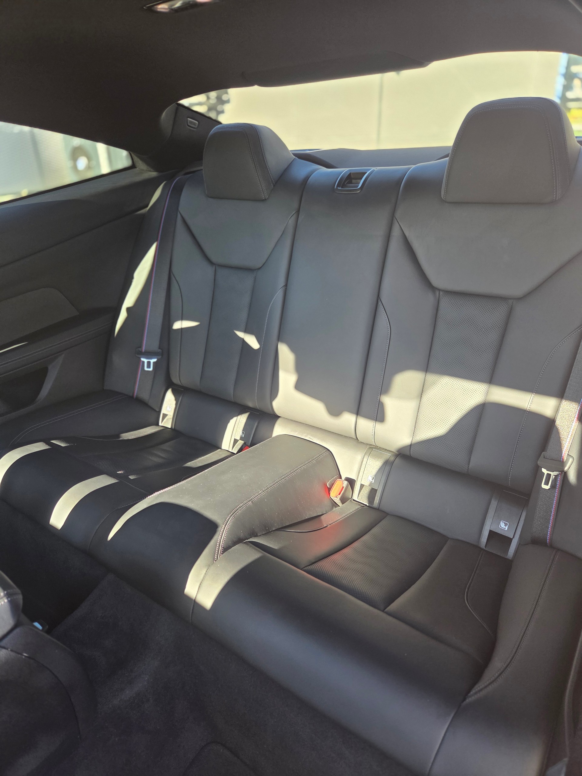 BMW M4 Coupé Competition M xDrive-image-9
