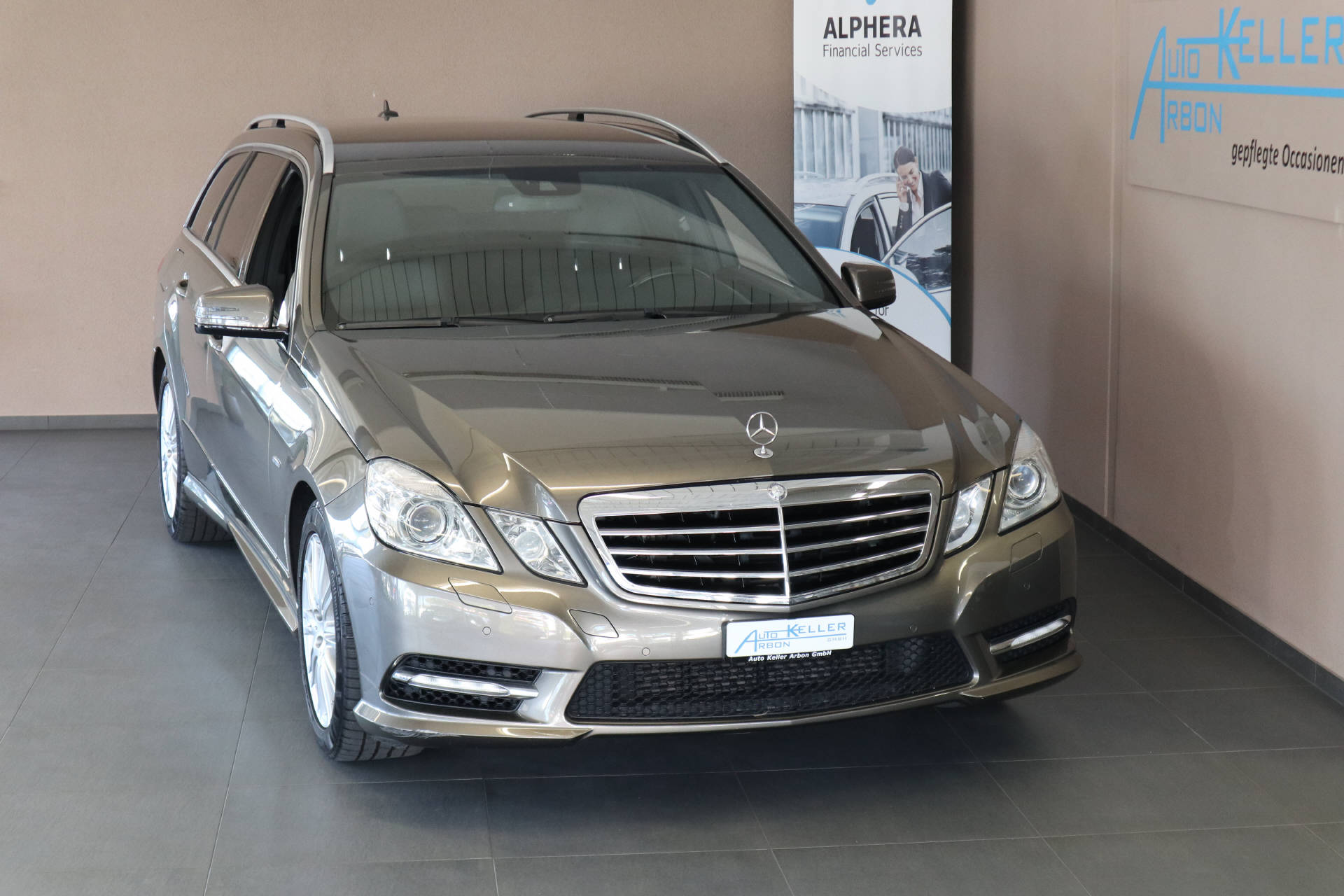 MERCEDES-BENZ E 250 CDI BlueEF Avantgarde 4m Kombi-image-2