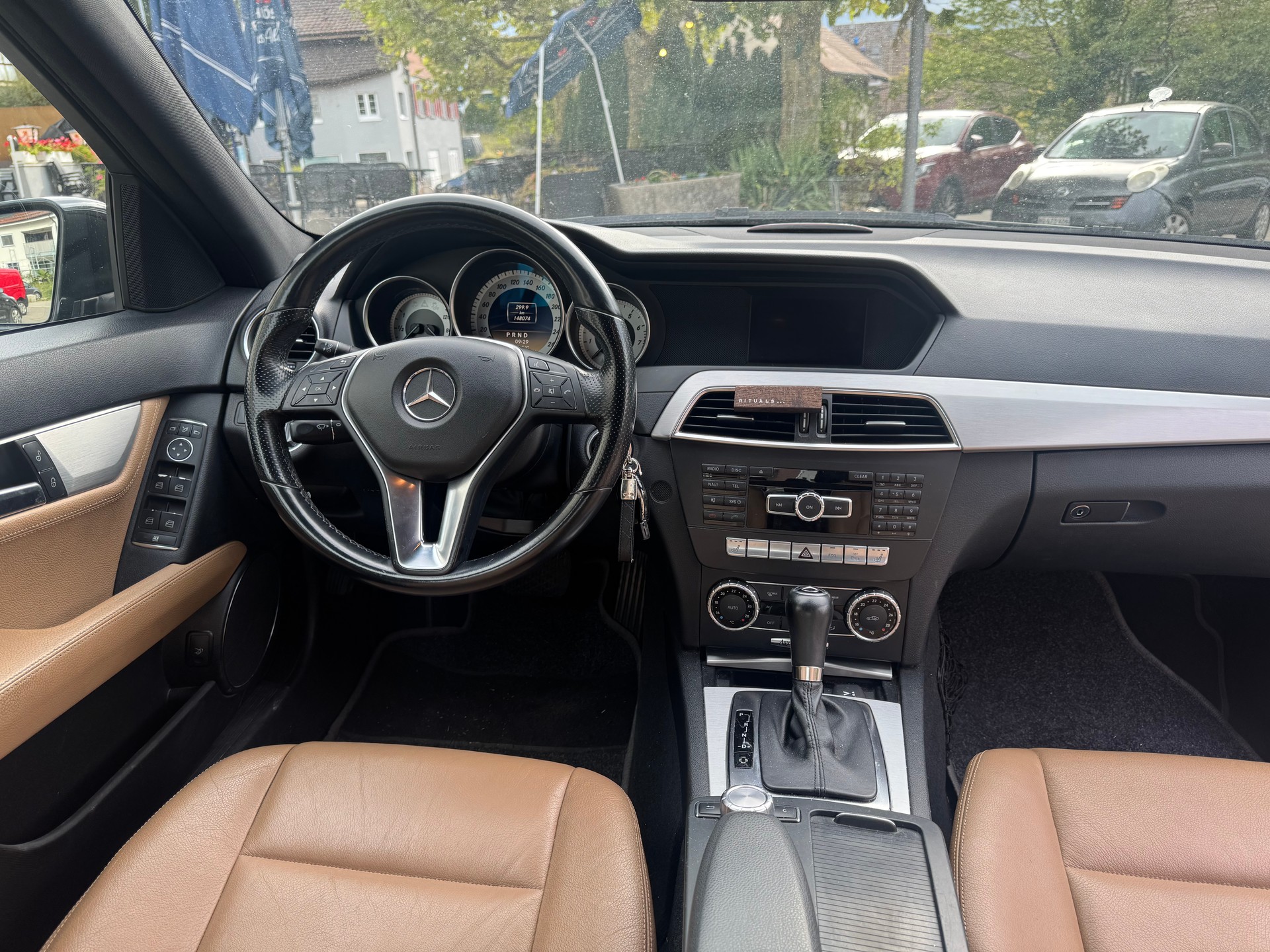 MERCEDES-BENZ C 180 BlueEfficiency 7G-Tronic-image-8