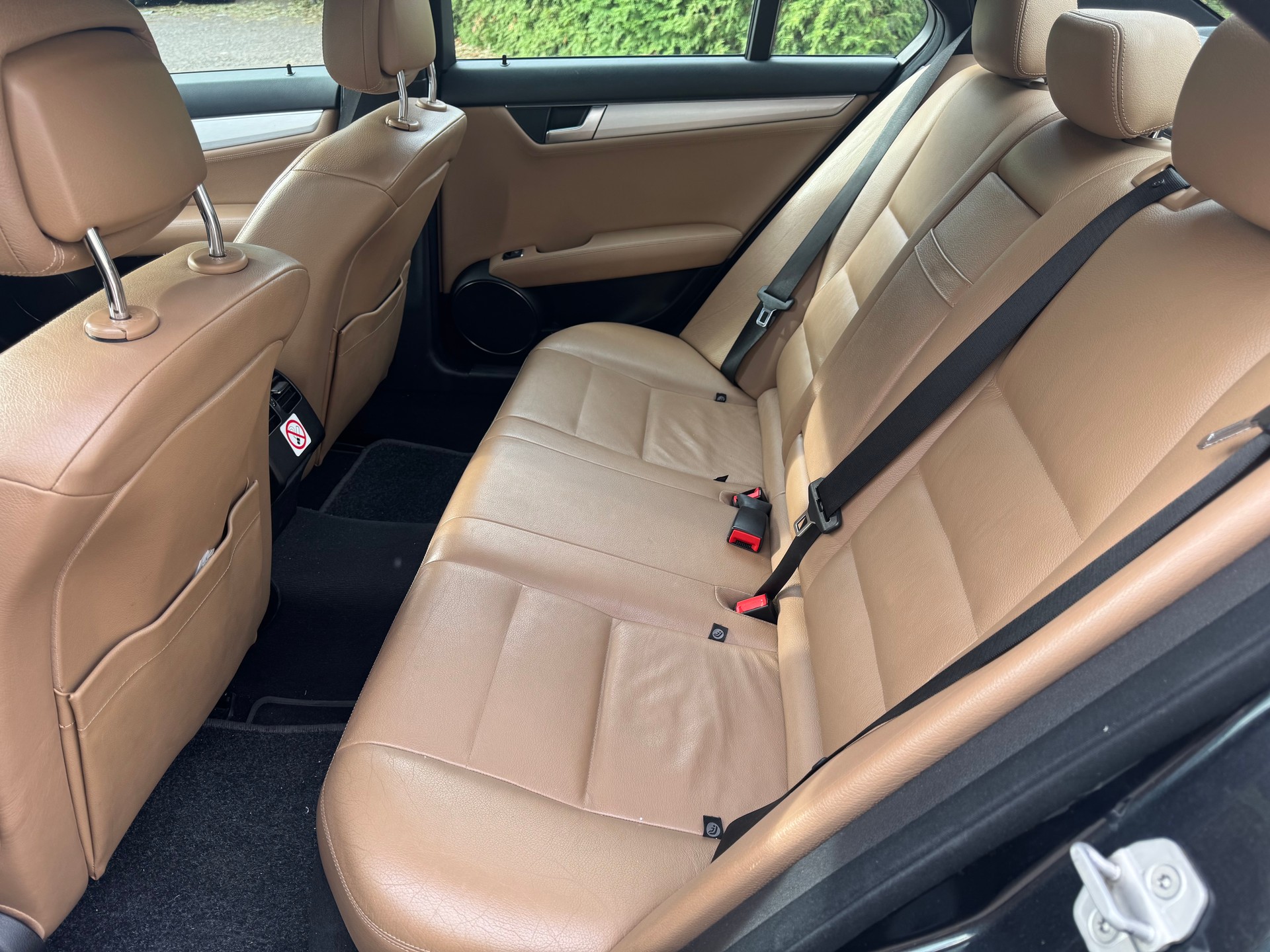 MERCEDES-BENZ C 180 BlueEfficiency 7G-Tronic-image-6