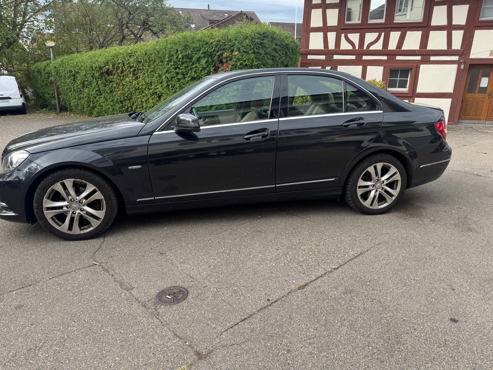 MERCEDES-BENZ C 180 BlueEfficiency 7G-Tronic-image-1