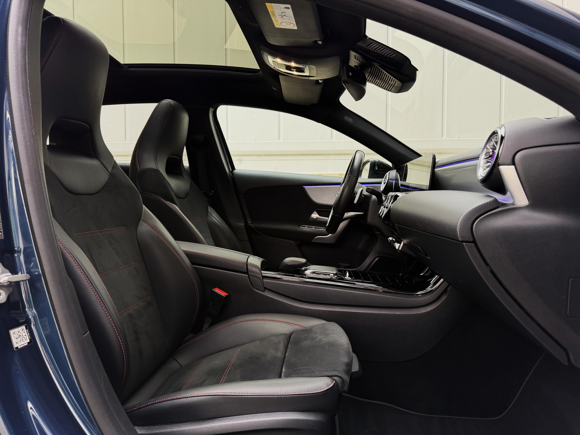 MERCEDES-BENZ A 180 Night Star AMG Line 7G - *1. HAND / TOP-GEPFLEGT* - *MEGA-AUSSTATTUNG* - *CH-FZ / GRATIS-SERVICE* - *WERKSGARANTIE*-image-17