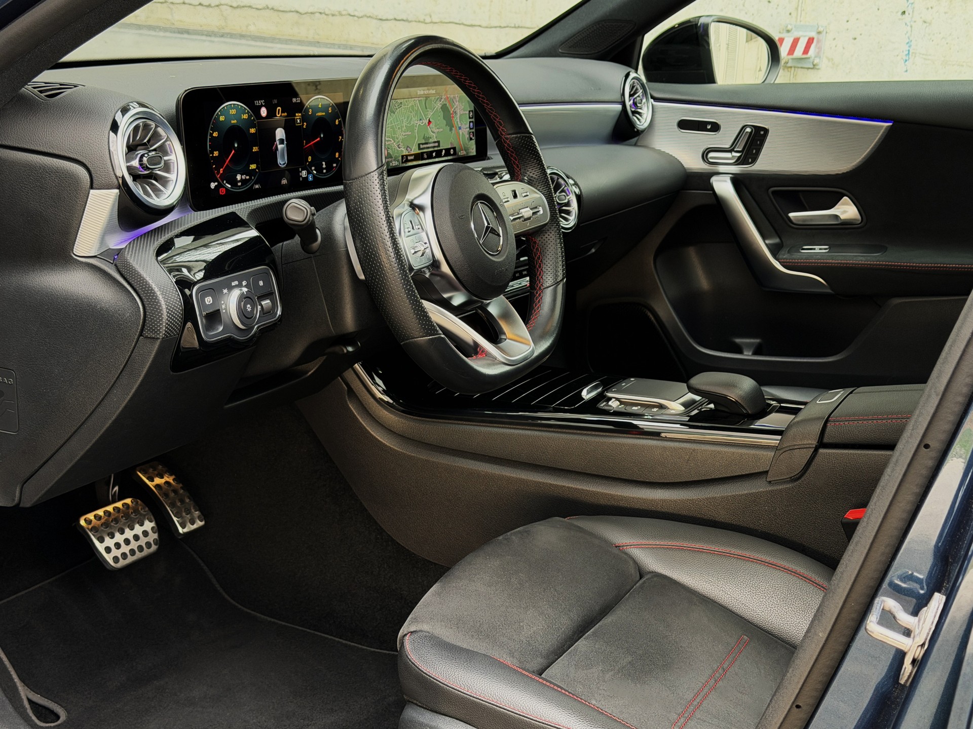 MERCEDES-BENZ A 180 Night Star AMG Line 7G - *1. HAND / TOP-GEPFLEGT* - *MEGA-AUSSTATTUNG* - *CH-FZ / GRATIS-SERVICE* - *WERKSGARANTIE*-image-13