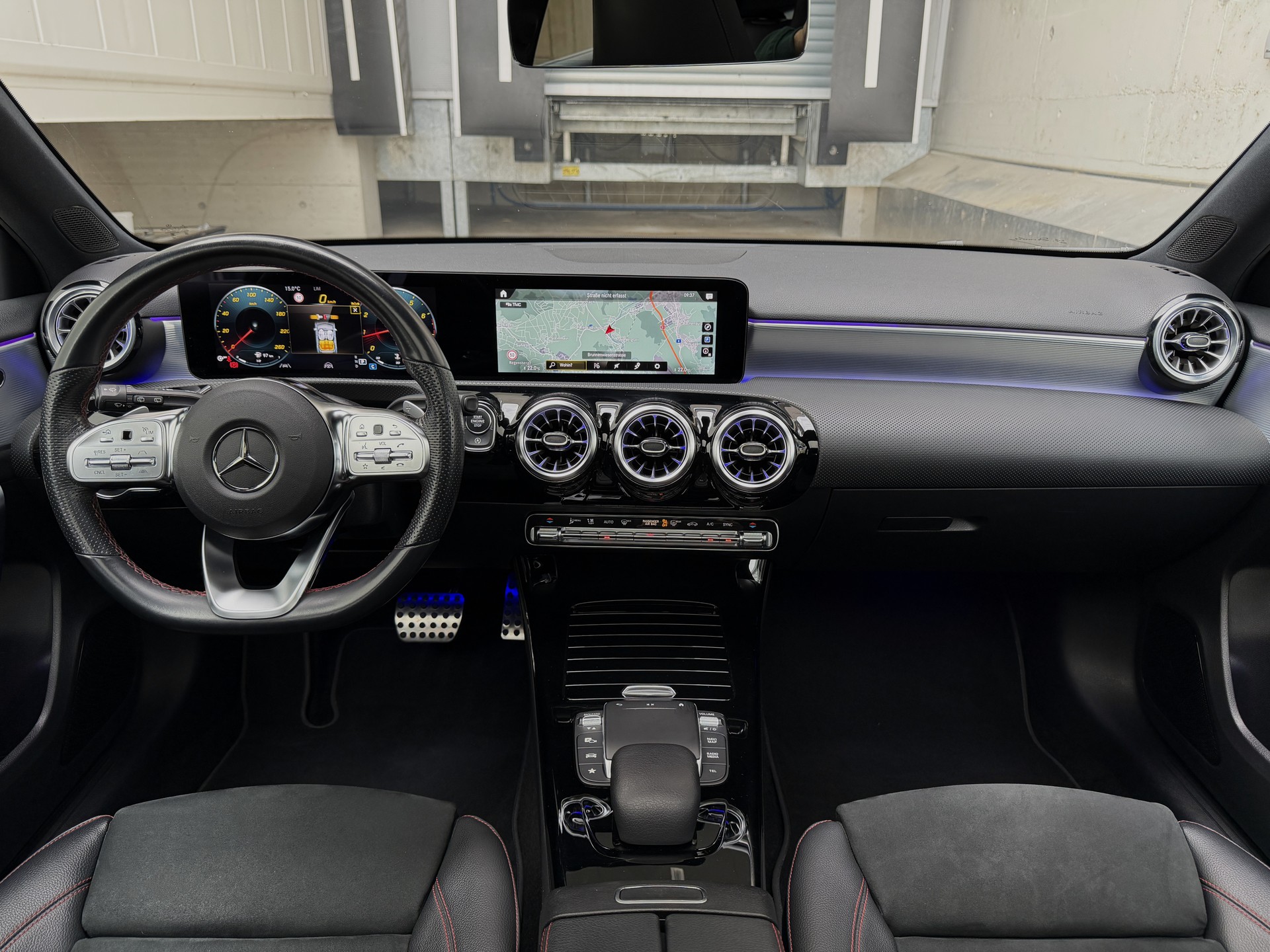 MERCEDES-BENZ A 180 Night Star AMG Line 7G - *1. HAND / TOP-GEPFLEGT* - *MEGA-AUSSTATTUNG* - *CH-FZ / GRATIS-SERVICE* - *WERKSGARANTIE*-image-20