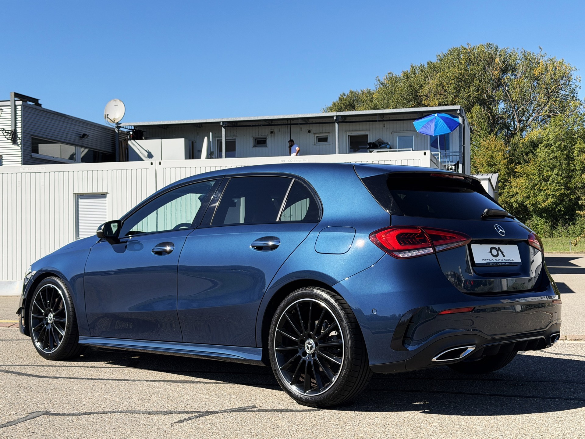 MERCEDES-BENZ A 180 Night Star AMG Line 7G - *1. HAND / TOP-GEPFLEGT* - *MEGA-AUSSTATTUNG* - *CH-FZ / GRATIS-SERVICE* - *WERKSGARANTIE*-image-4