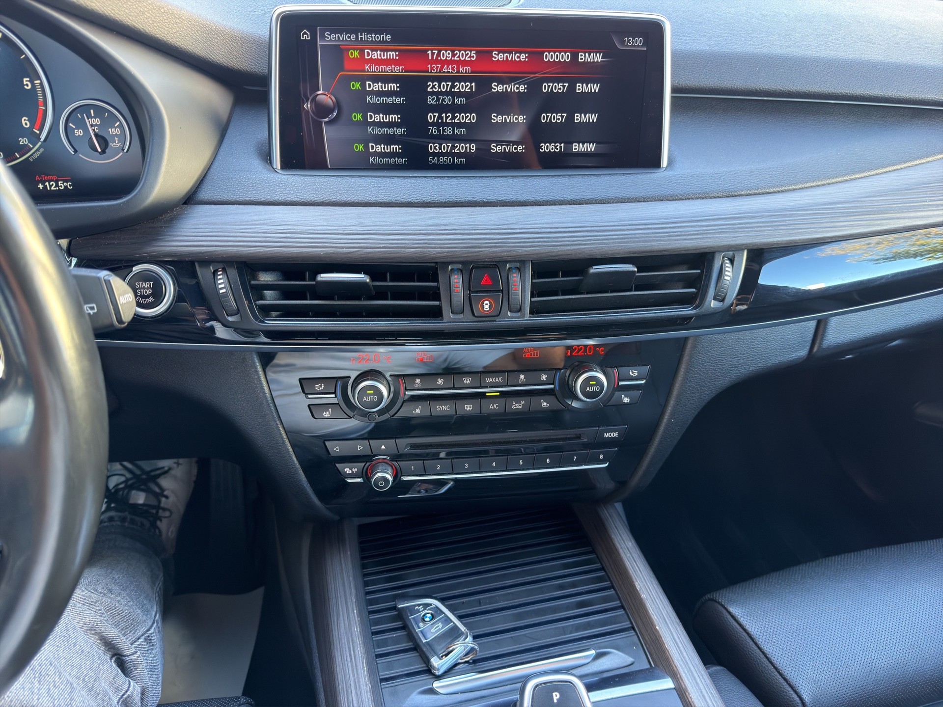 BMW X5 xDrive 30d Steptronic 7 Plätzer-image-23