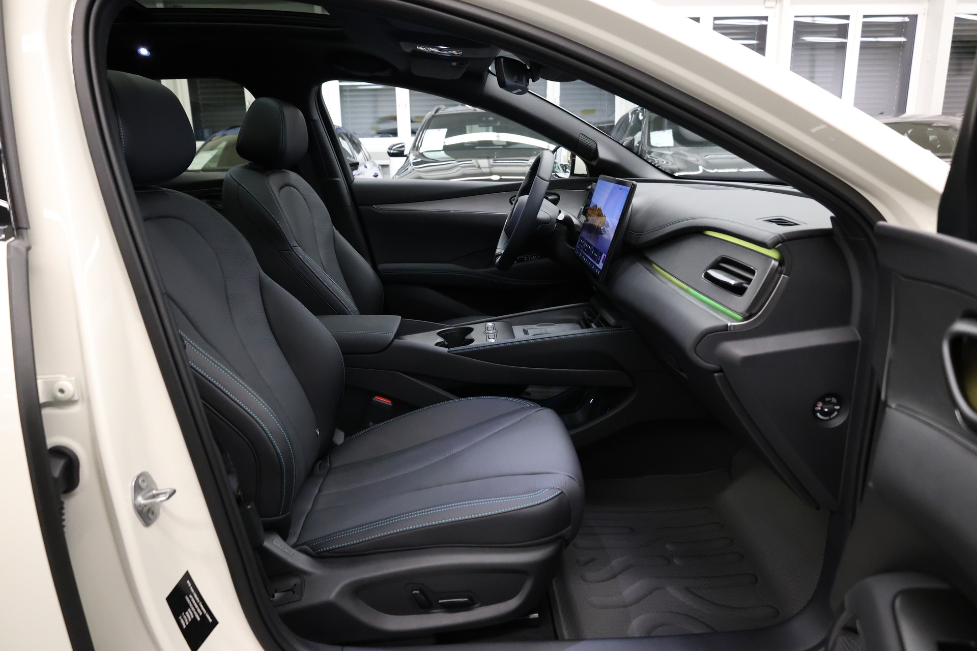 BYD Seal 6 DM-i Touring Comfort-image-16
