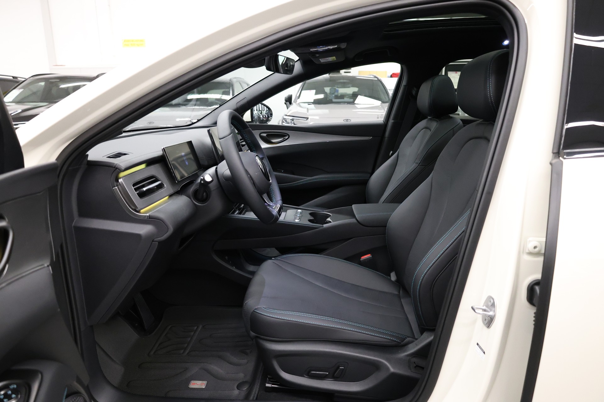 BYD Seal 6 DM-i Touring Comfort-image-15