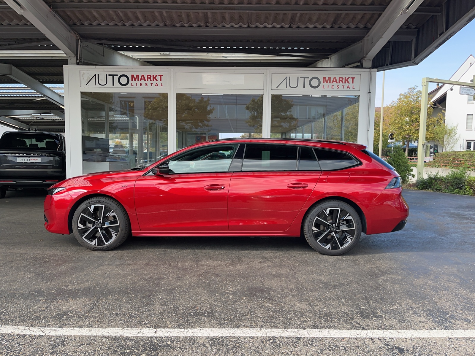 PEUGEOT 508 SW 1.6 PHEV GT EAT8-image-1