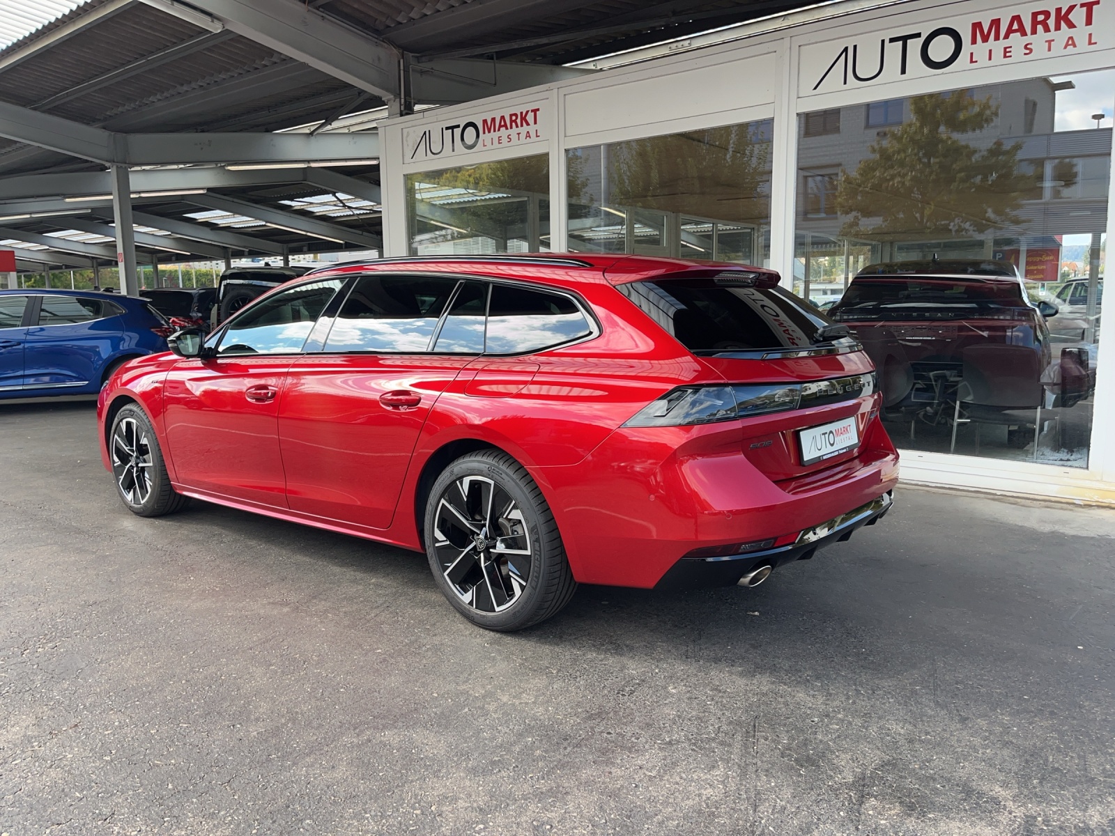 PEUGEOT 508 SW 1.6 PHEV GT EAT8-image-2