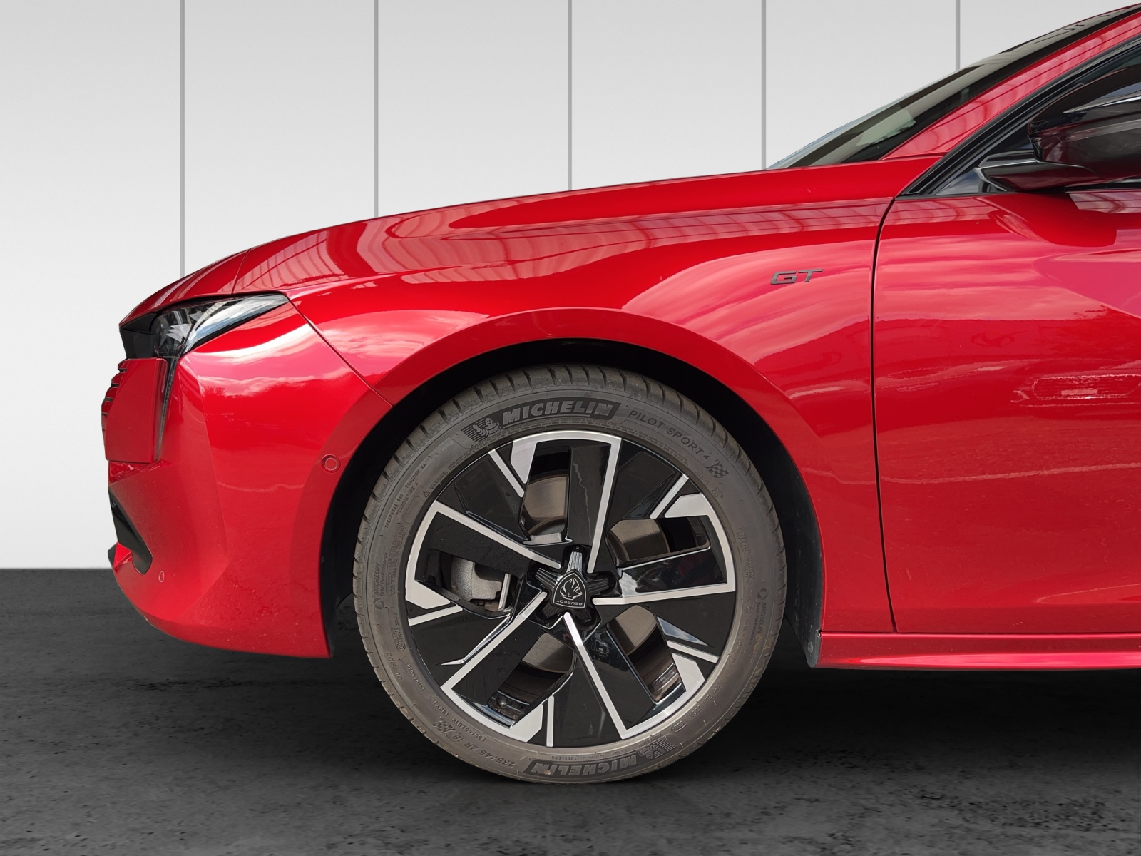 PEUGEOT 508 SW 1.6 PHEV GT EAT8-image-12