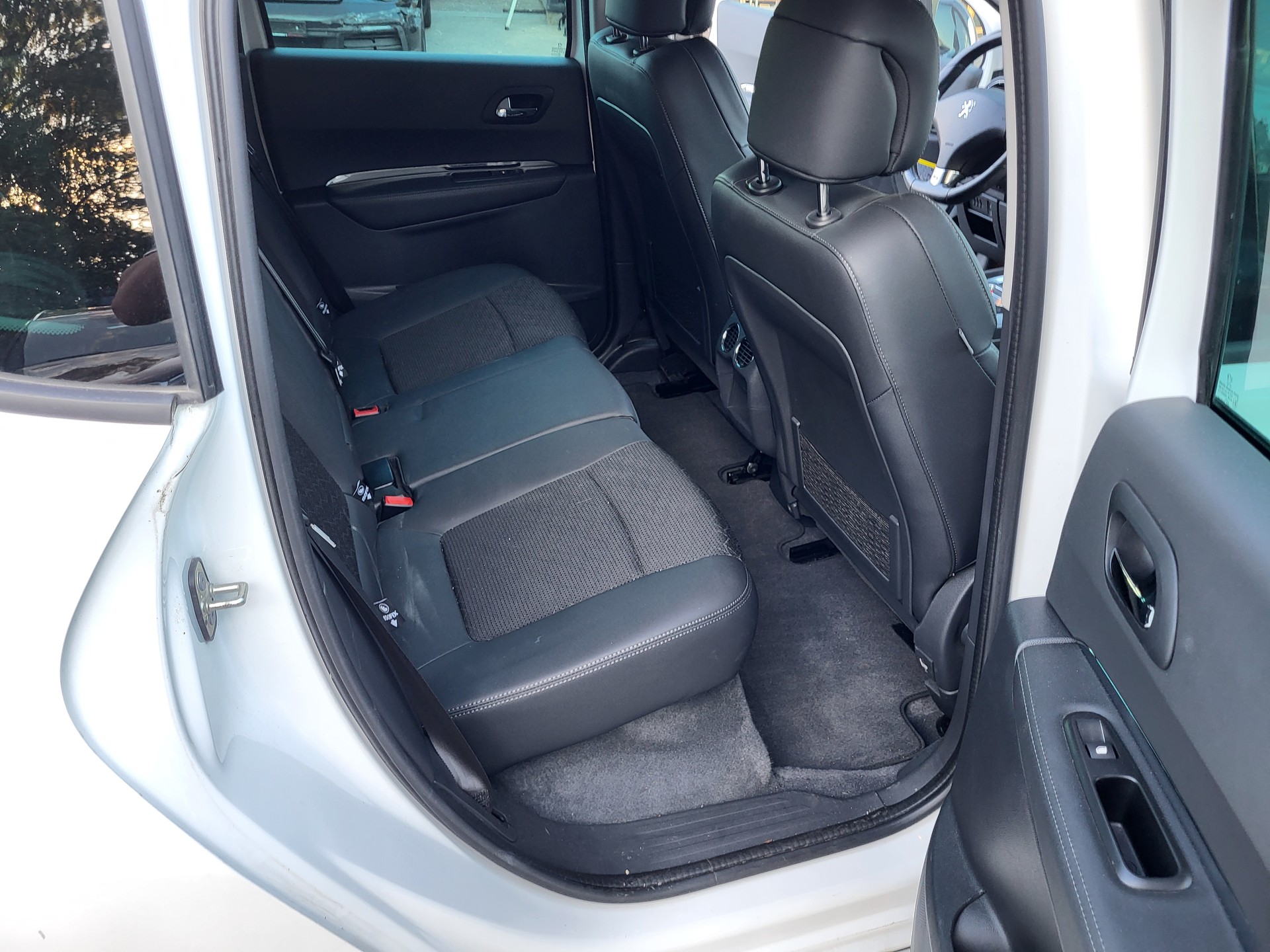 PEUGEOT 3008 HYbrid4 2.0 HDI Low CO2 ETG6-image-10