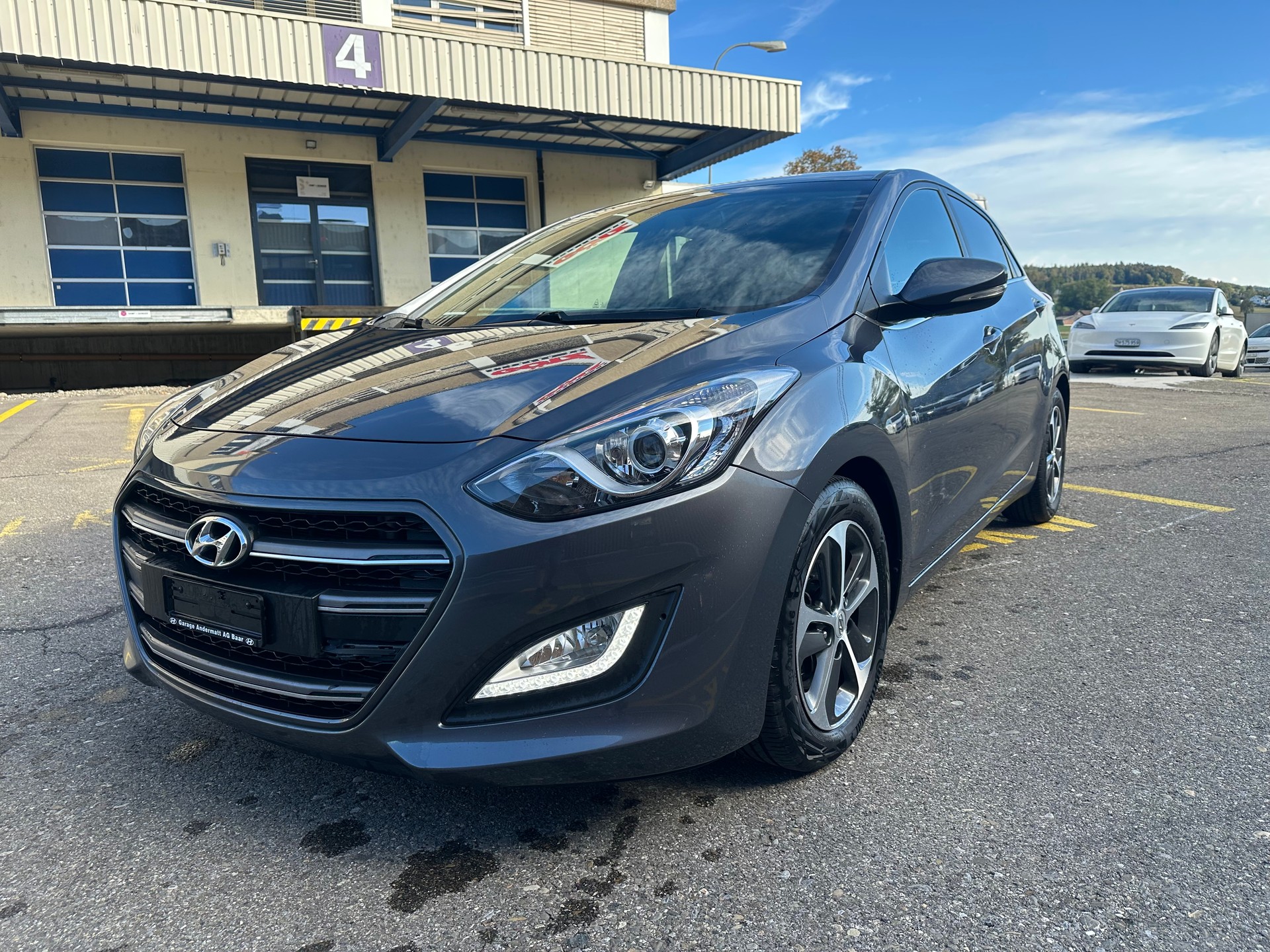 HYUNDAI i30 1.6 CRDi Amplia-image-0