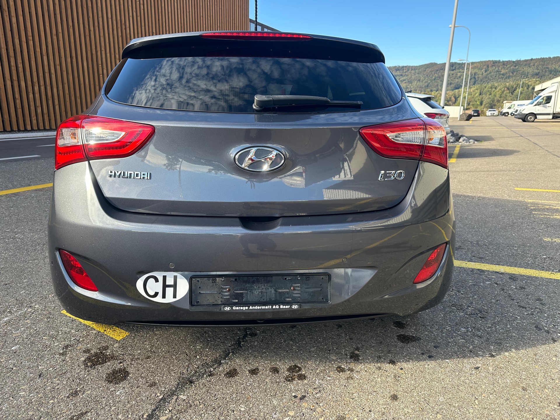 HYUNDAI i30 1.6 CRDi Amplia-image-3