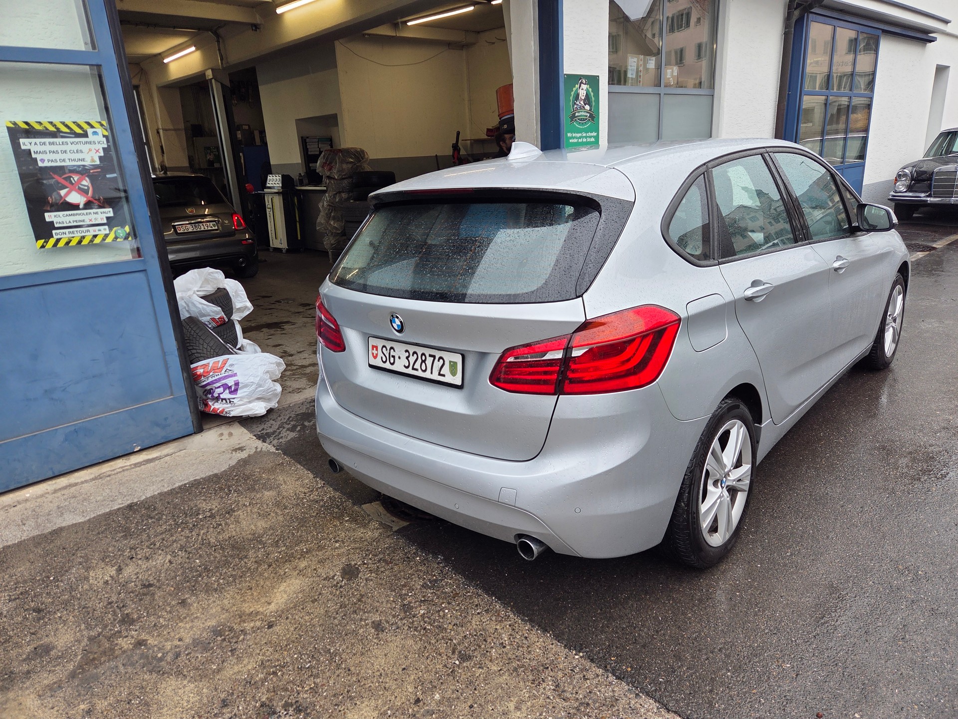 BMW 225i xDrive Active Tourer Steptronic-image-3
