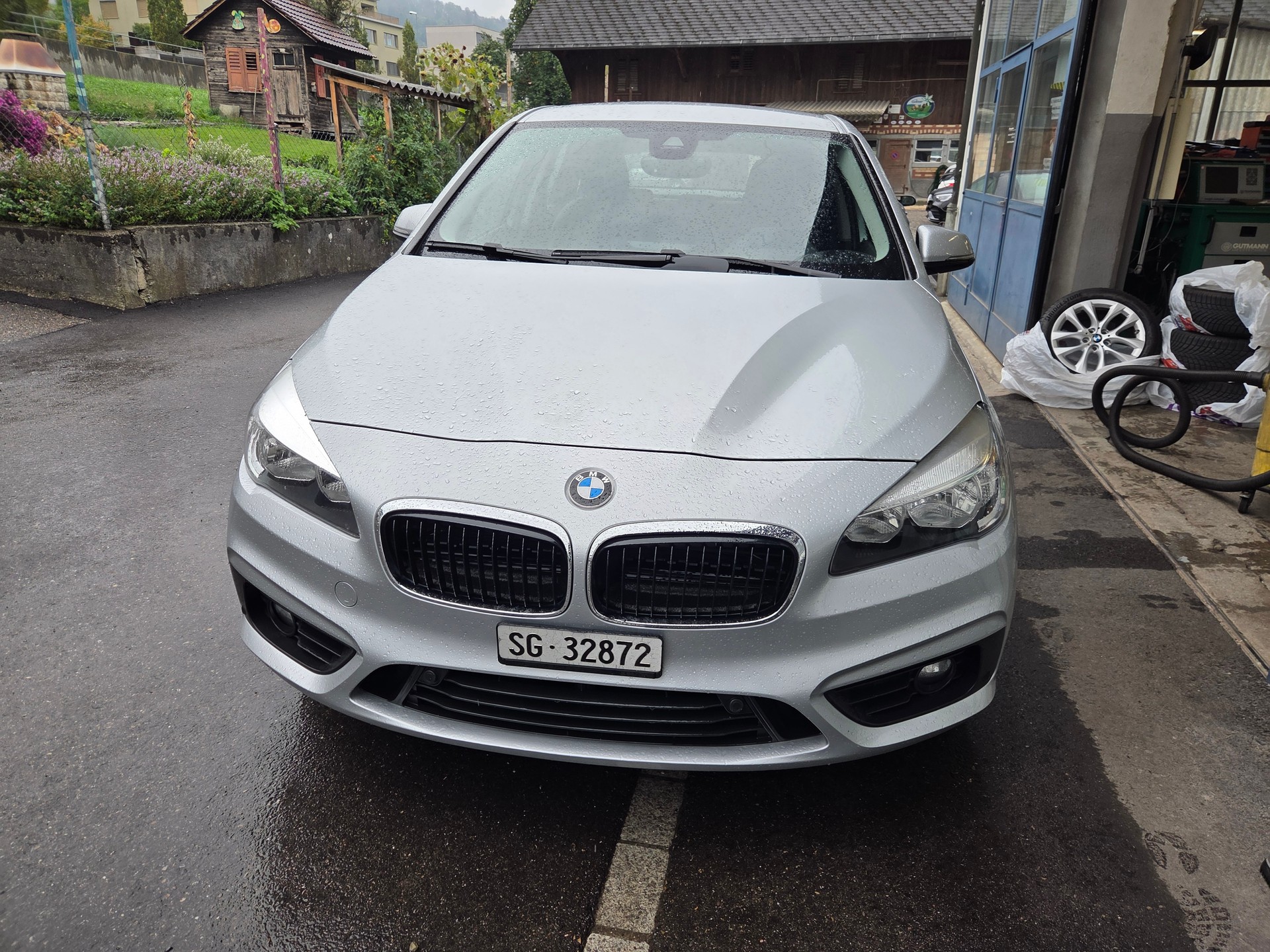 BMW 225i xDrive Active Tourer Steptronic-image-0