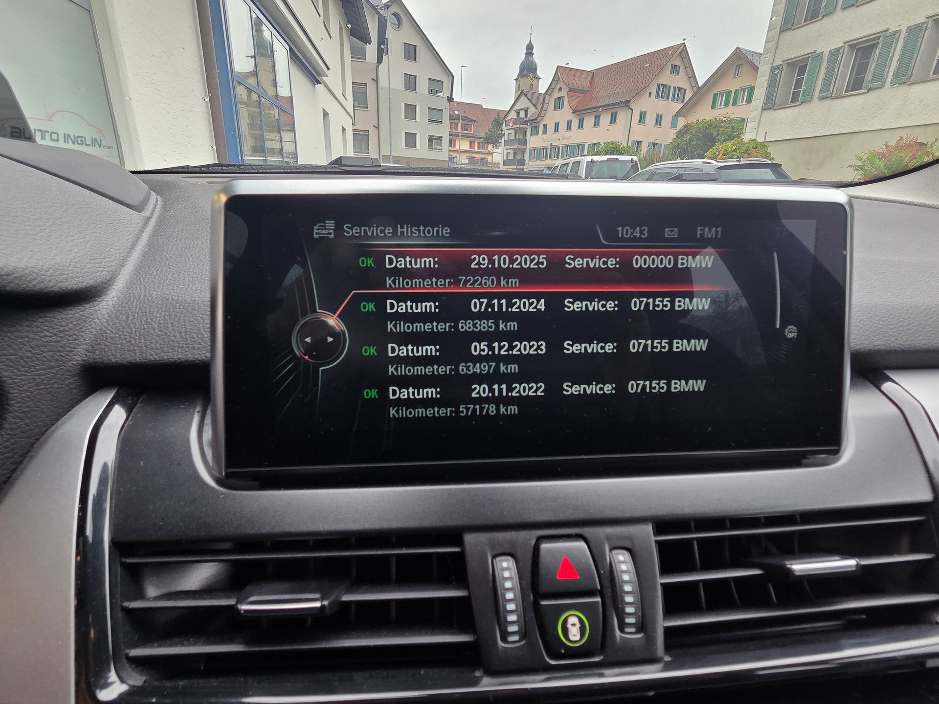 BMW 225i xDrive Active Tourer Steptronic-image-14
