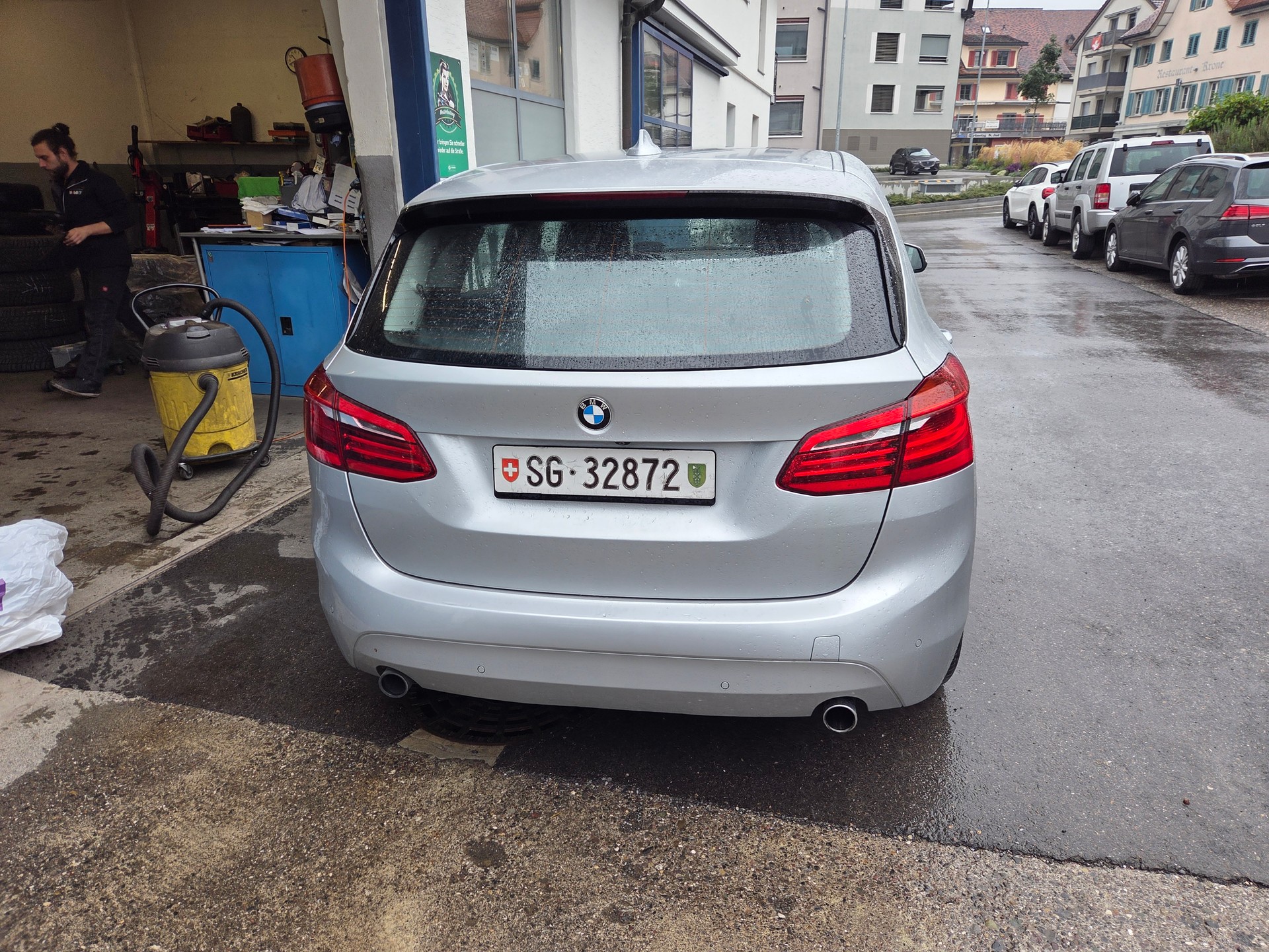 BMW 225i xDrive Active Tourer Steptronic-image-4