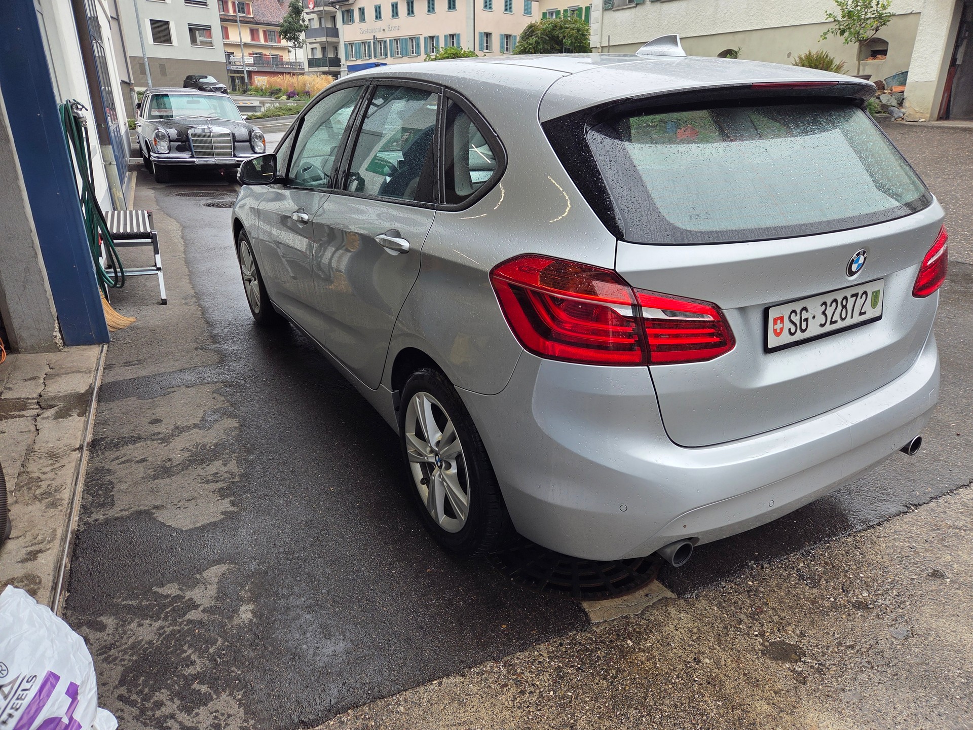 BMW 225i xDrive Active Tourer Steptronic-image-5