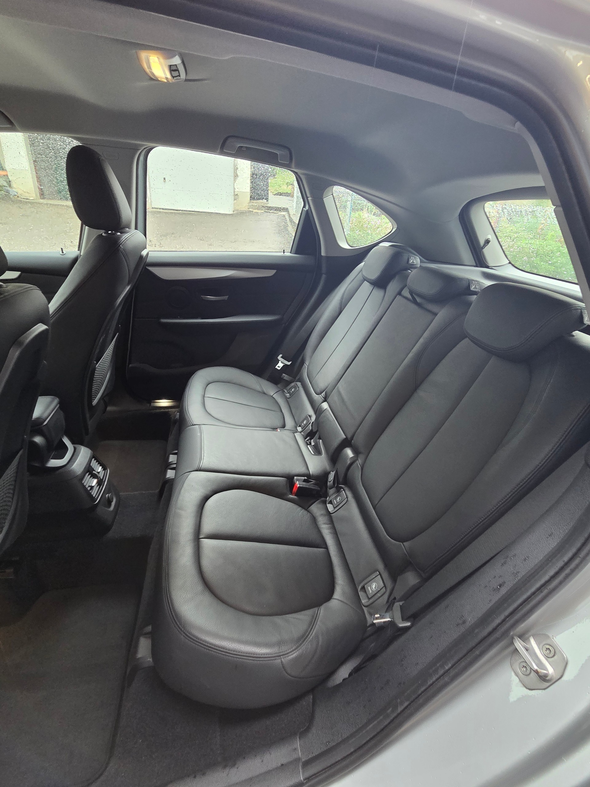 BMW 225i xDrive Active Tourer Steptronic-image-12