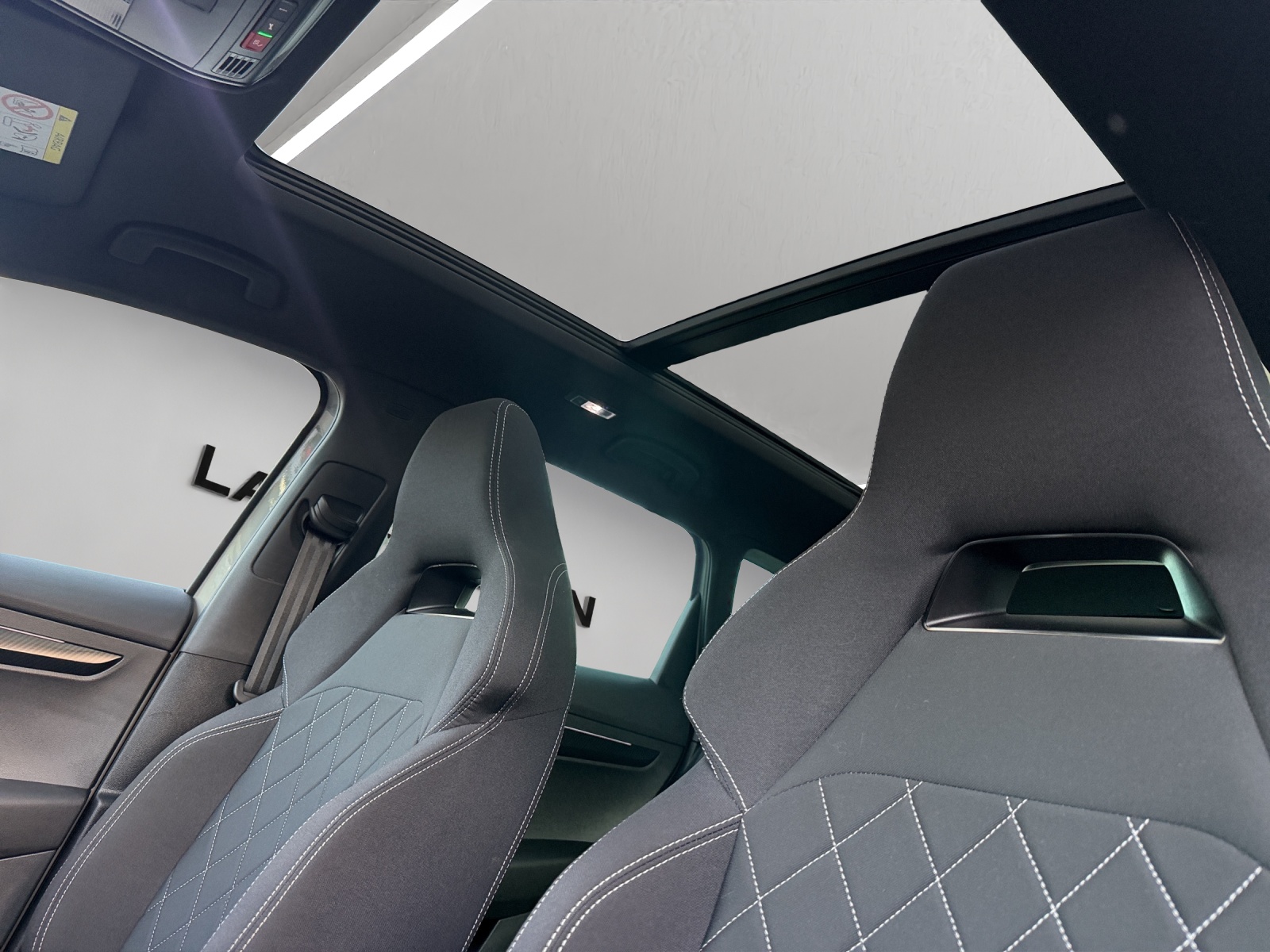SKODA Karoq 2.0 TSI SportLine 4x4 DSG-image-15