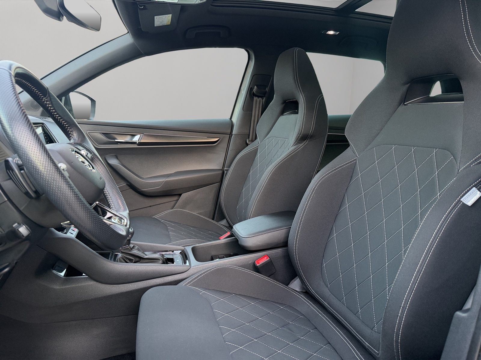 SKODA Karoq 2.0 TSI SportLine 4x4 DSG-image-8