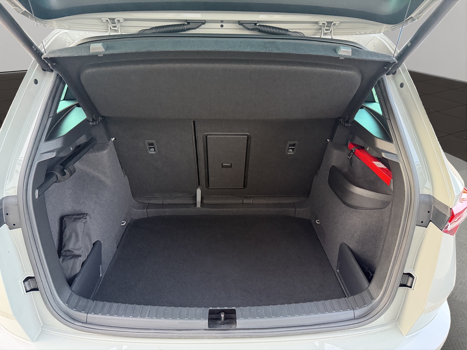 SKODA Karoq 2.0 TSI SportLine 4x4 DSG-image-18