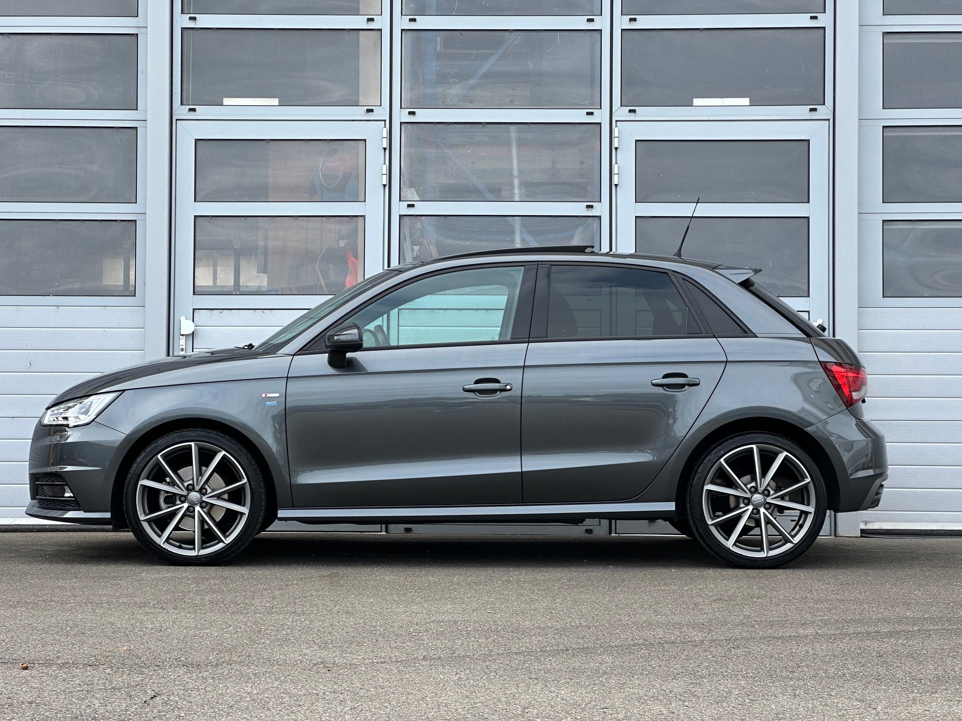 AUDI Sportback 1.4 TFSI S Line S-Tronic-image-2
