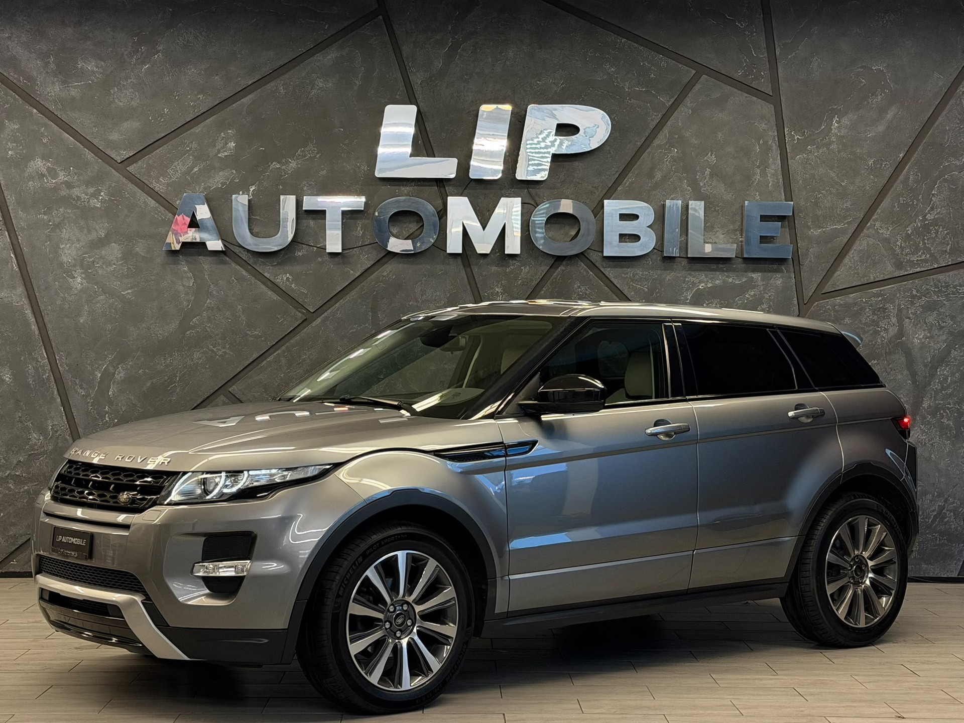 LAND ROVER Range Rover Evoque 2.2 TD4 Dynamic-image-0