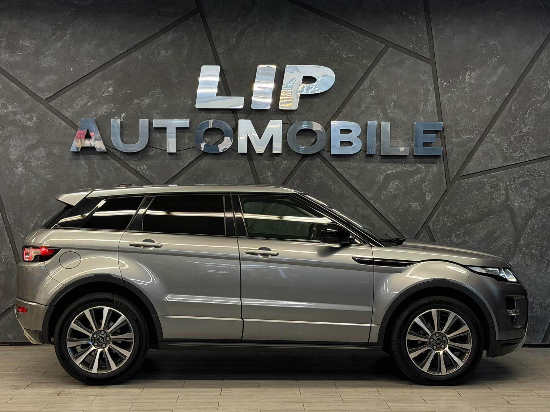 LAND ROVER Range Rover Evoque 2.2 TD4 Dynamic-image-4
