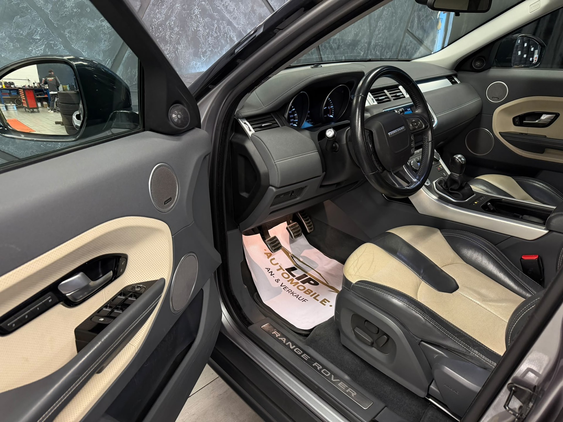 LAND ROVER Range Rover Evoque 2.2 TD4 Dynamic-image-9