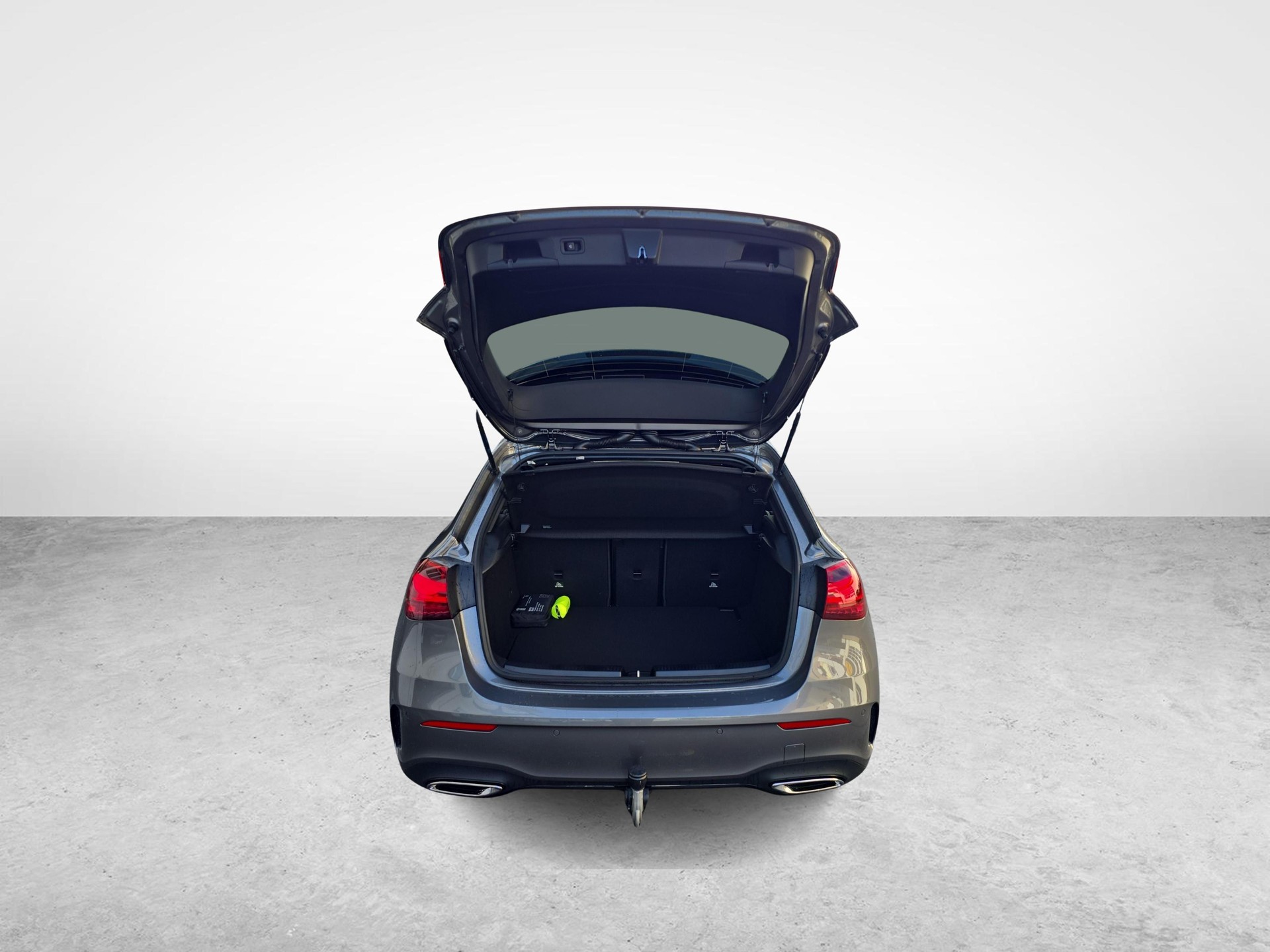 MERCEDES-BENZ A 220 4MATIC AMG Line-image-16
