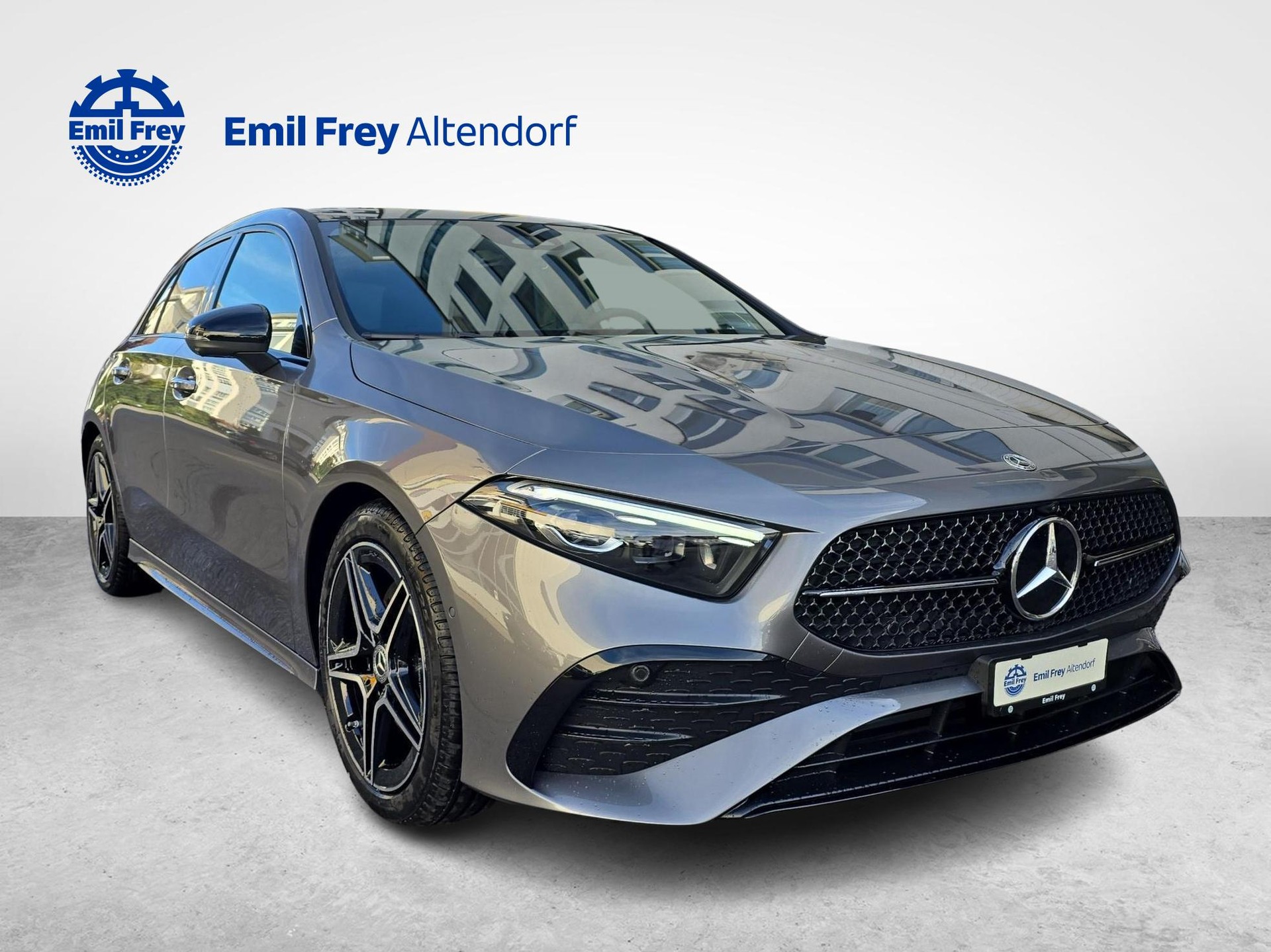 MERCEDES-BENZ A 220 4MATIC AMG Line-image-6
