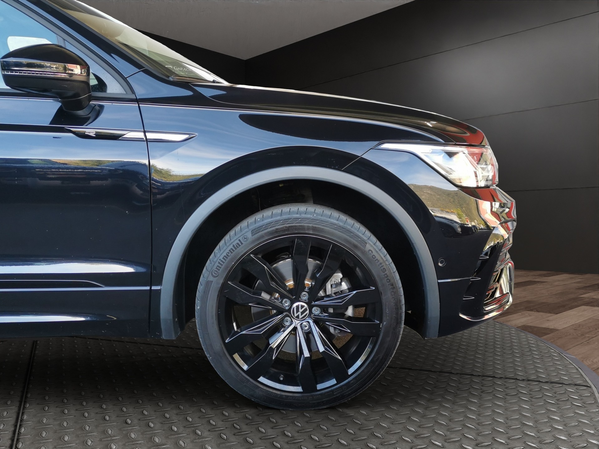 VW Tiguan Allspace 2.0 TDI SCR R-Line 4Motion DSG-image-3