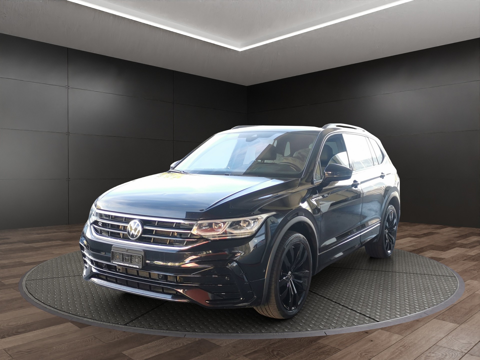 VW Tiguan Allspace 2.0 TDI SCR R-Line 4Motion DSG-image-1