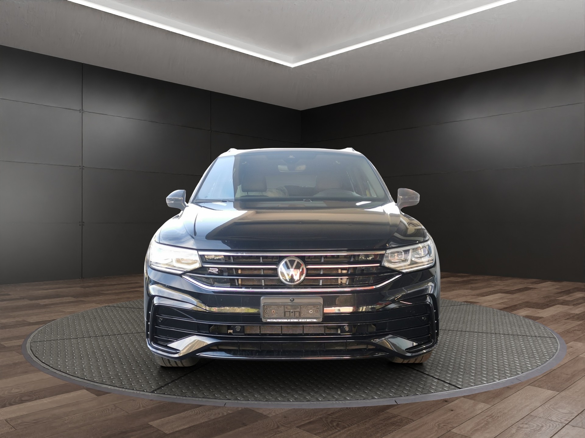 VW Tiguan Allspace 2.0 TDI SCR R-Line 4Motion DSG-image-2