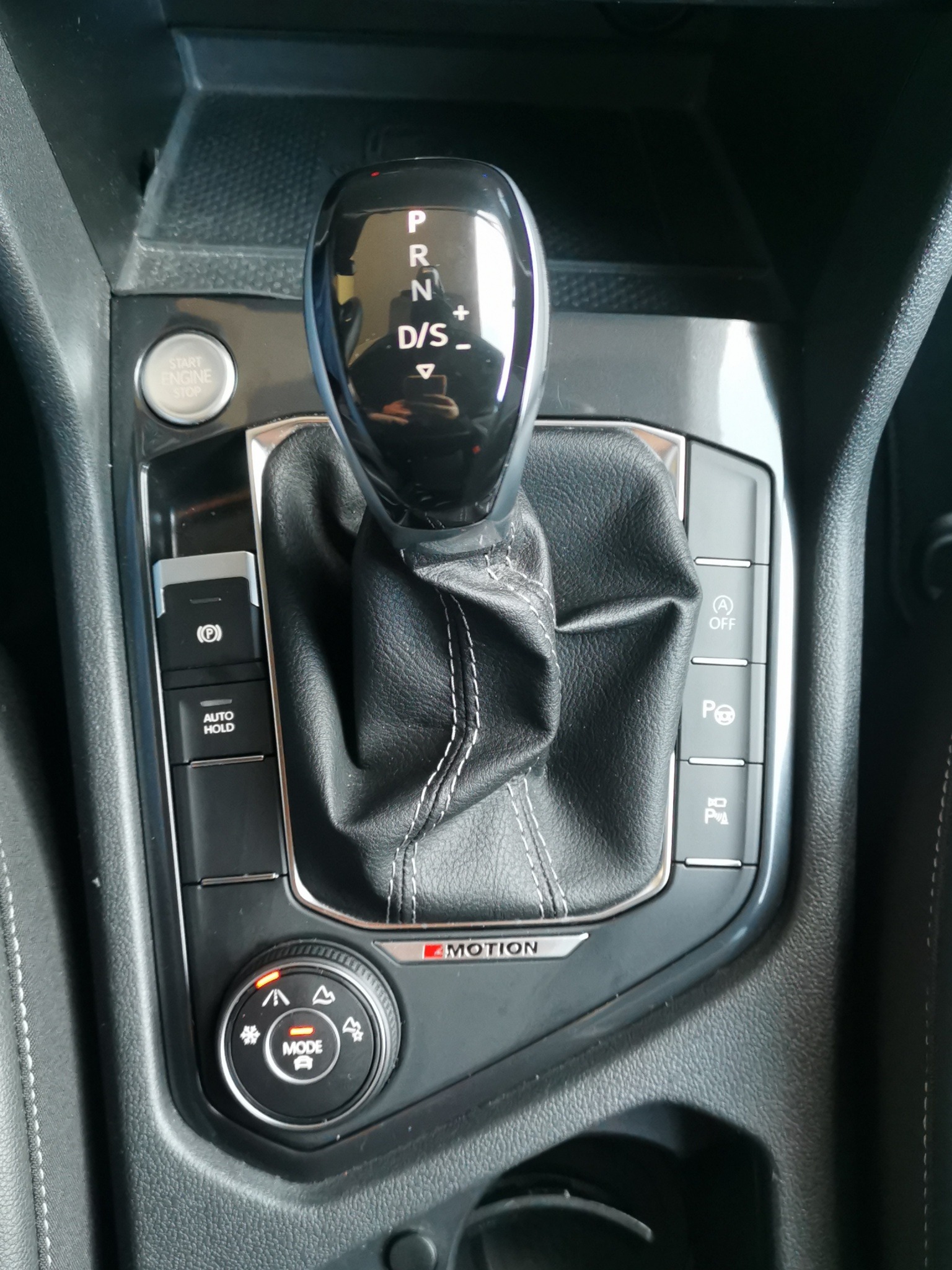 VW Tiguan Allspace 2.0 TDI SCR R-Line 4Motion DSG-image-23