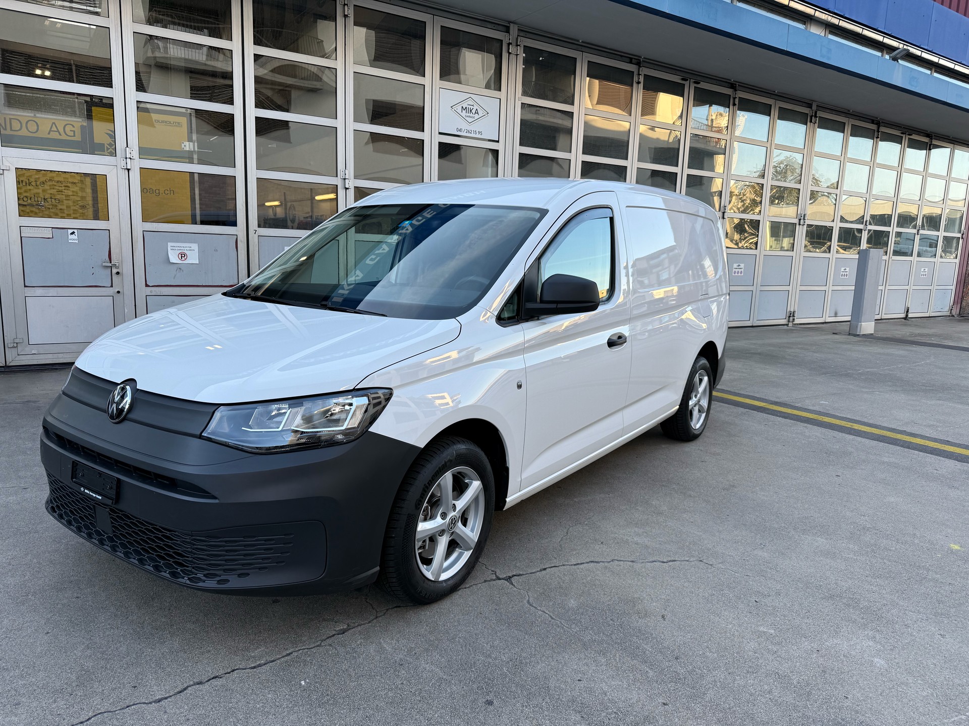 VW Caddy Cargo 2.0TDI Entry Maxi-image-1
