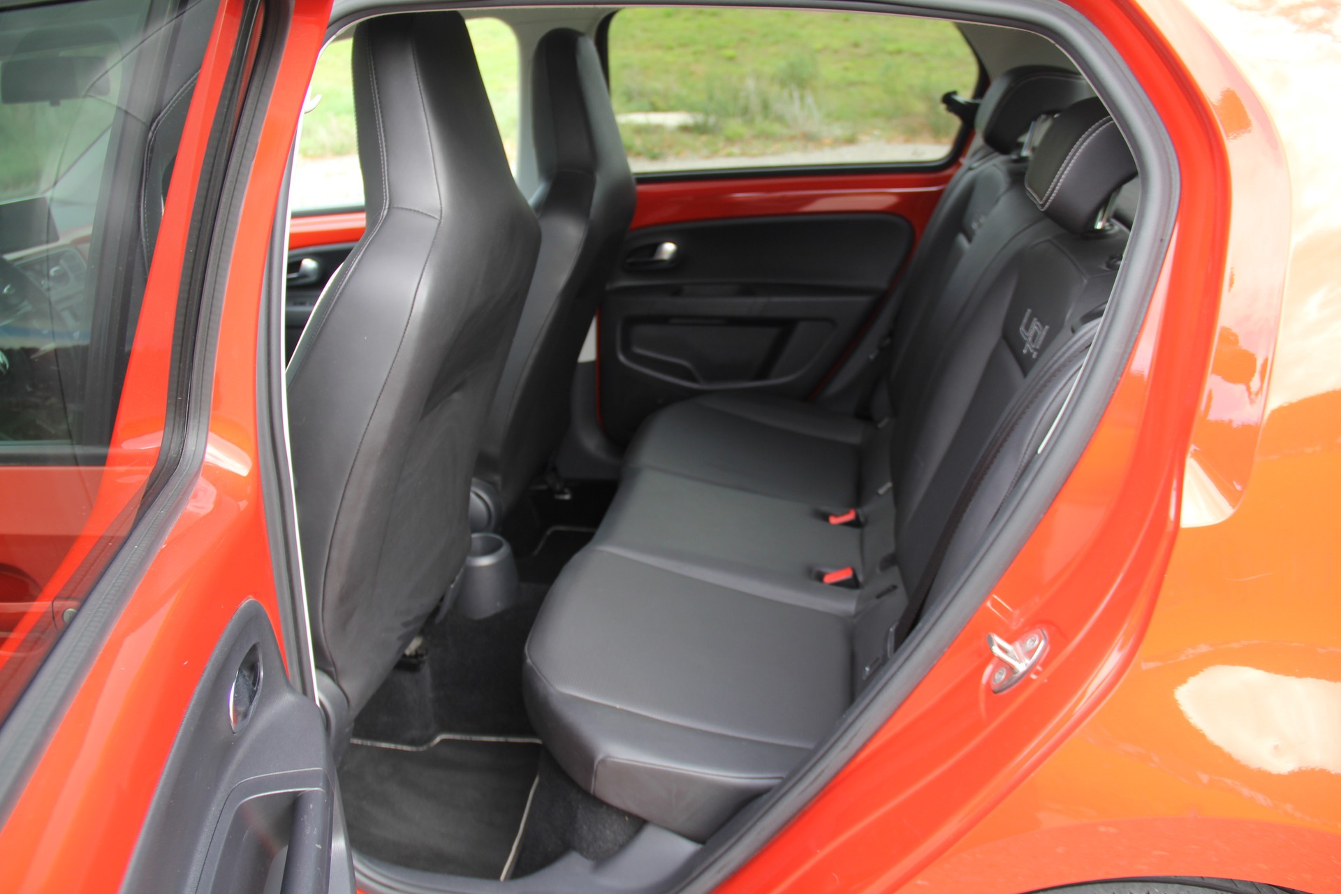 VW Up 1.0 groove up-image-10